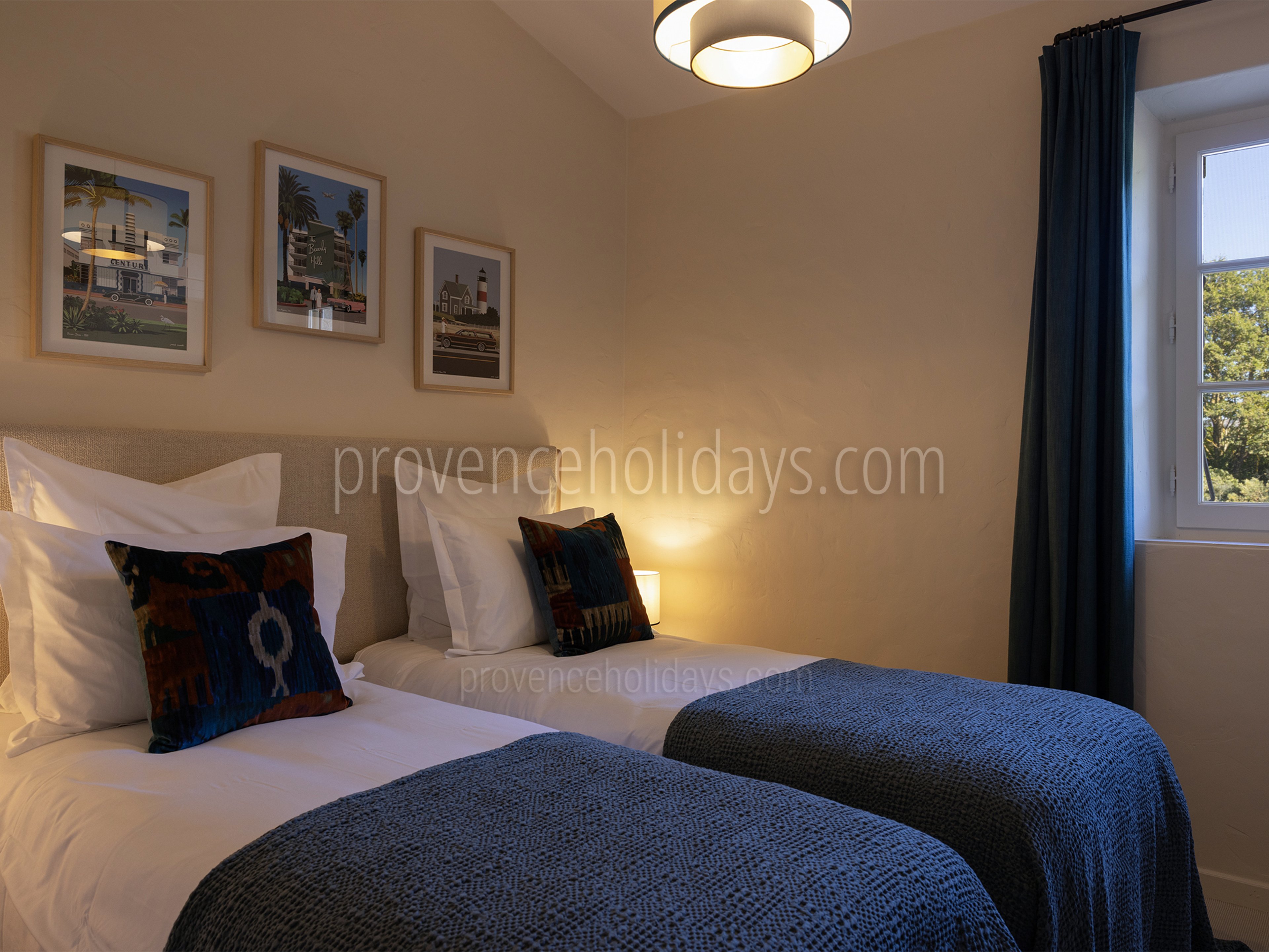 40 - Le Mas des Magnans: Villa: Bedroom
