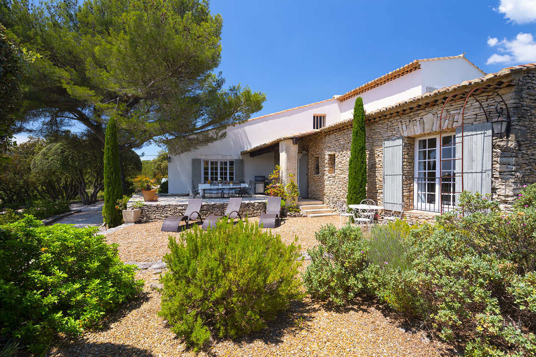 9 - Mas de Gordes: Villa: Exterior