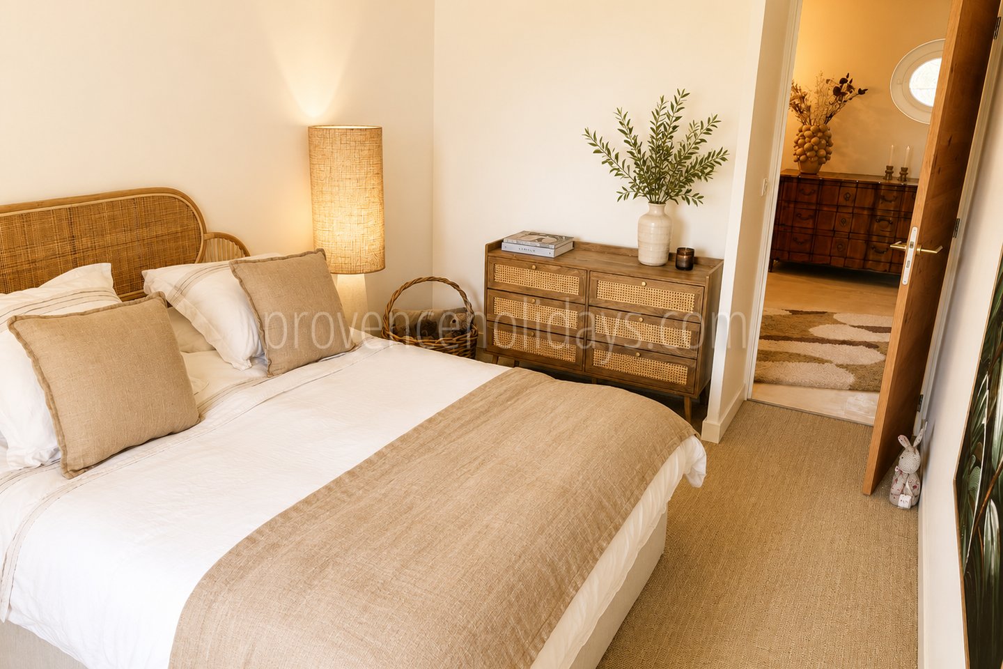 31 - Einzigartiges, renoviertes Bauernhaus aus Stein: Villa: Bedroom