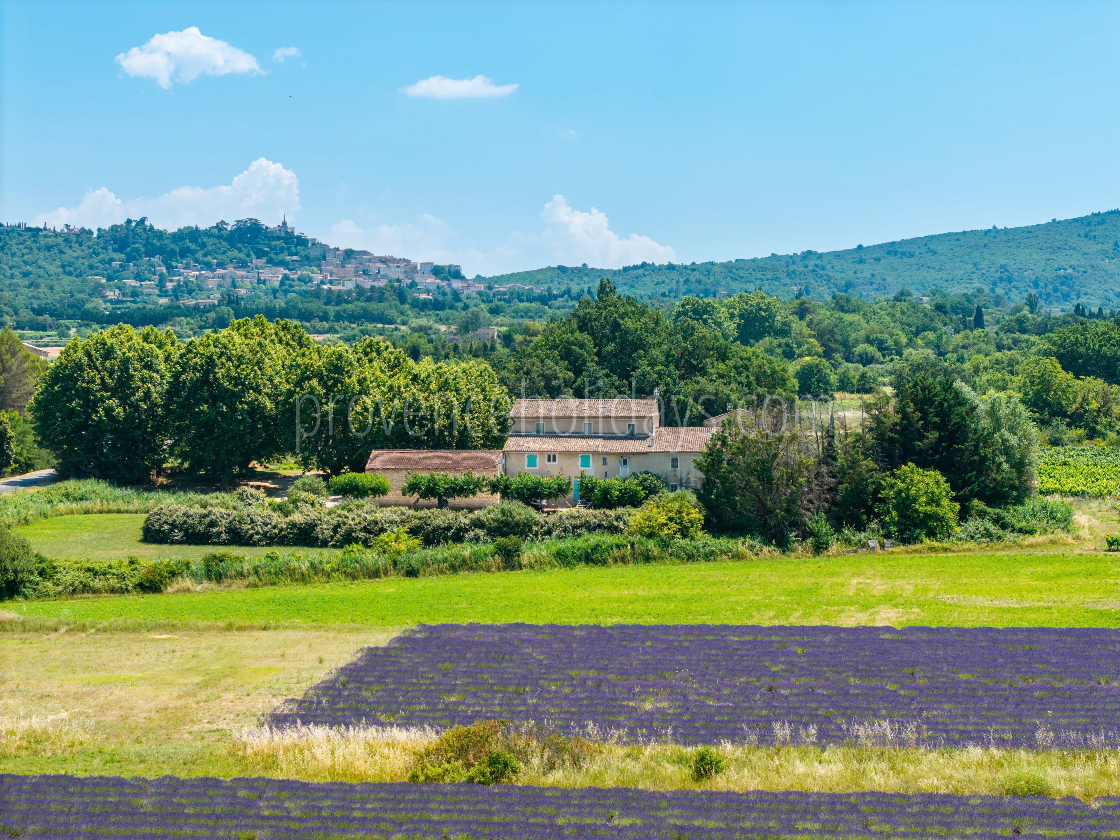 1 - Mas with pool in Bonnieux: Villa: Exterior