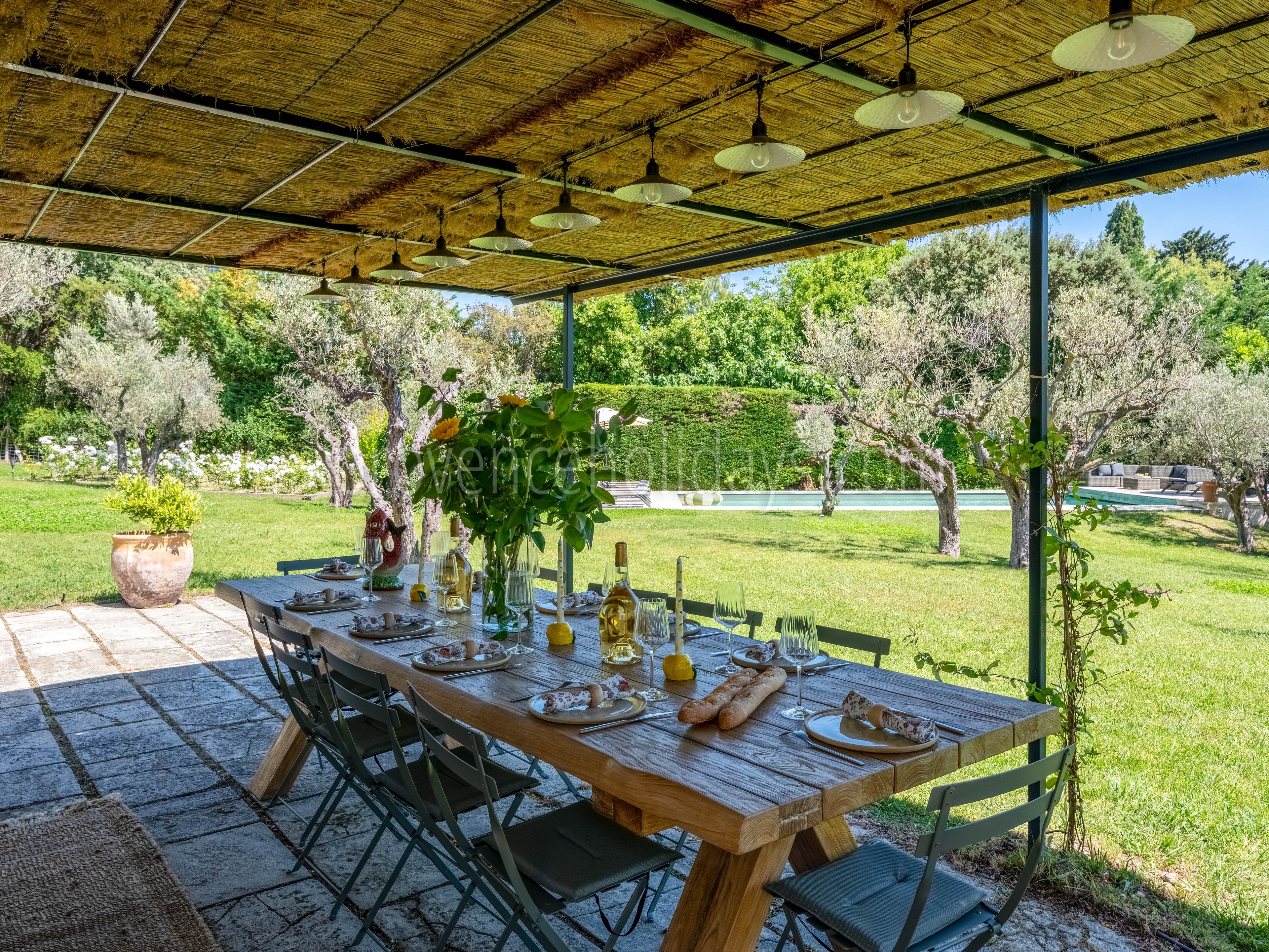 24 - Mas de la Burlande: Villa: Exterior
