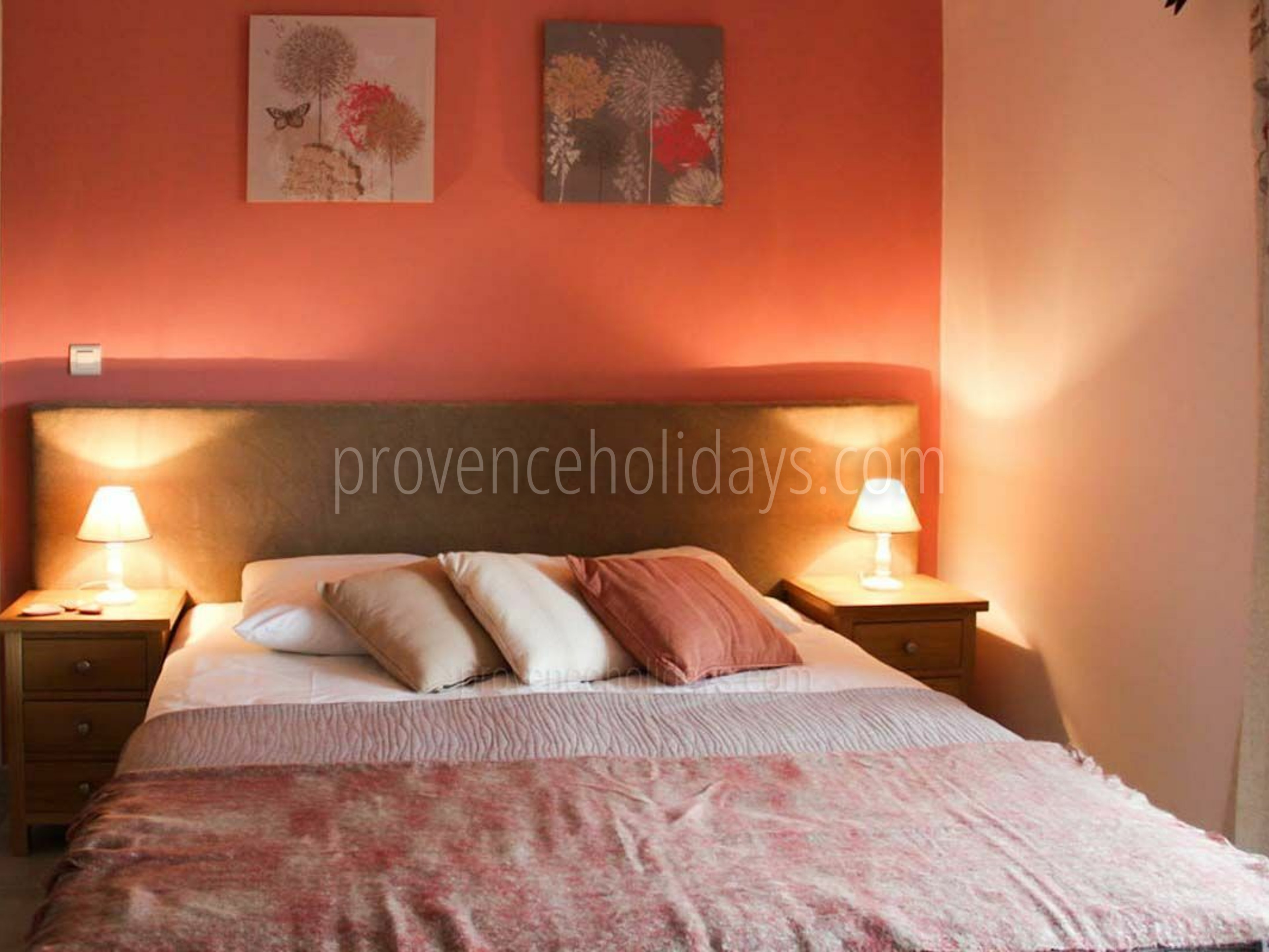 41 - Le Mas de Gordes: Villa: Bedroom