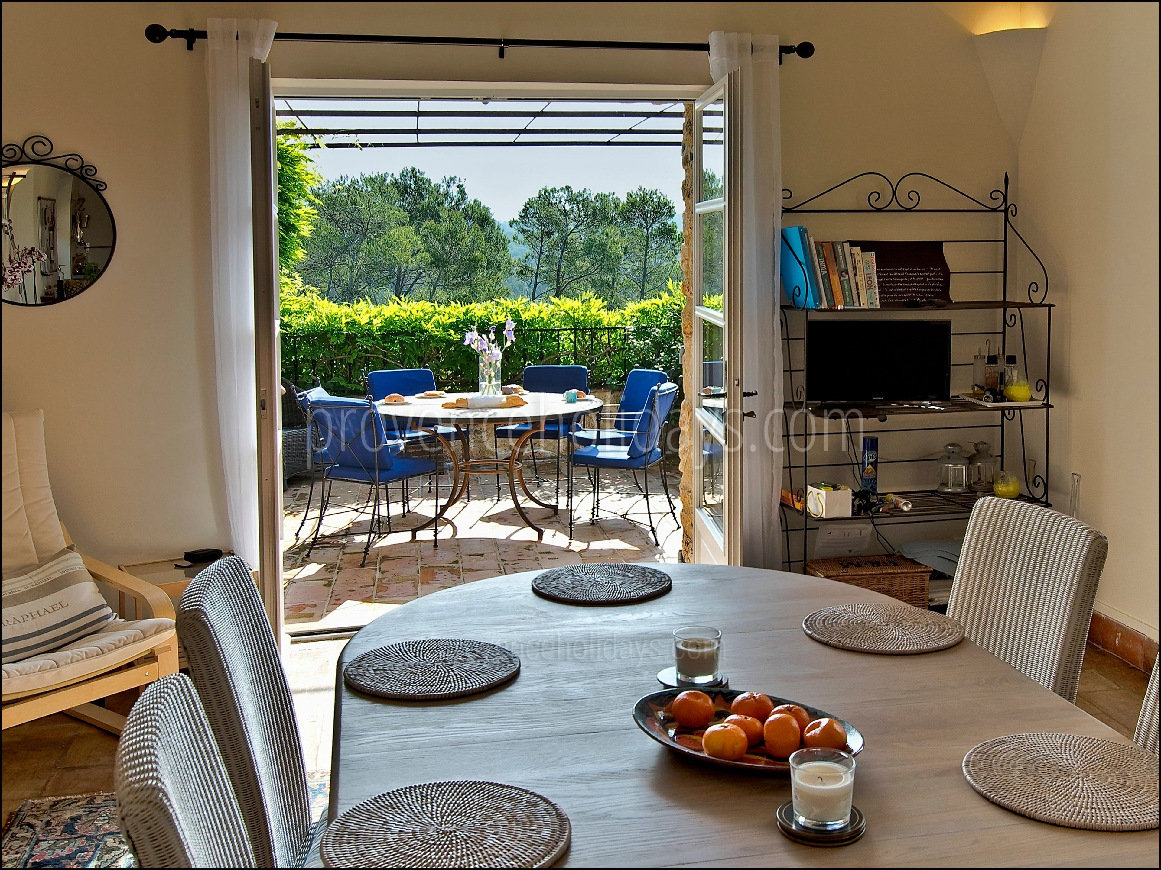 28 - Mas Lorgues: Villa: Interior