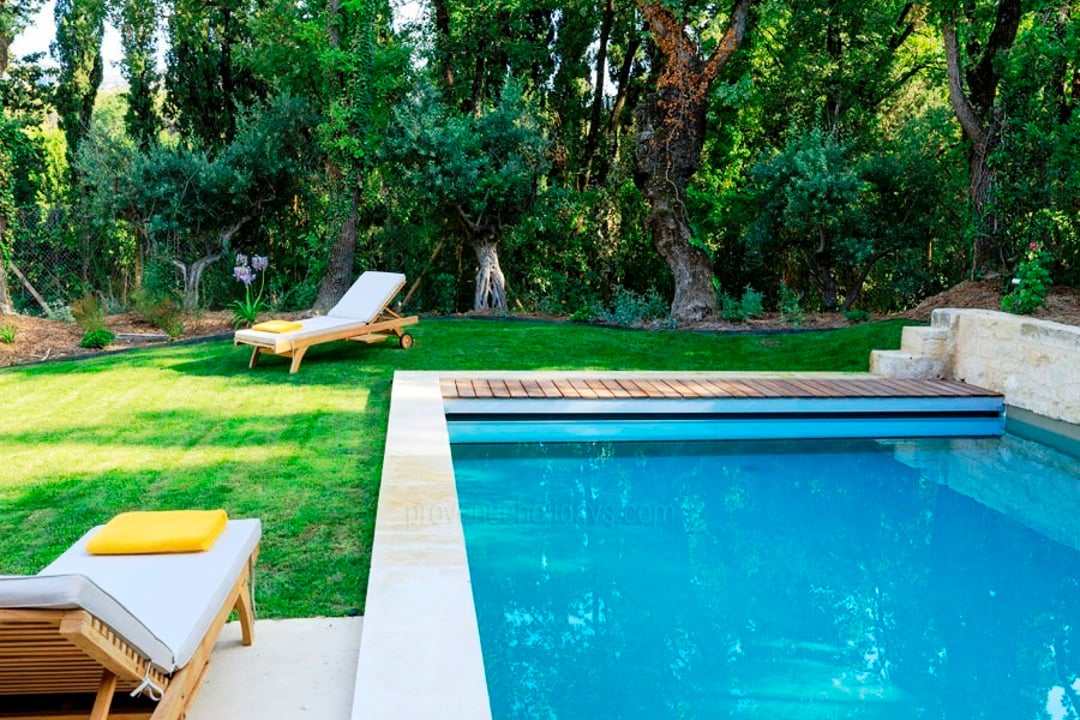 Modern vakantiehuis met verwarmd zwembad