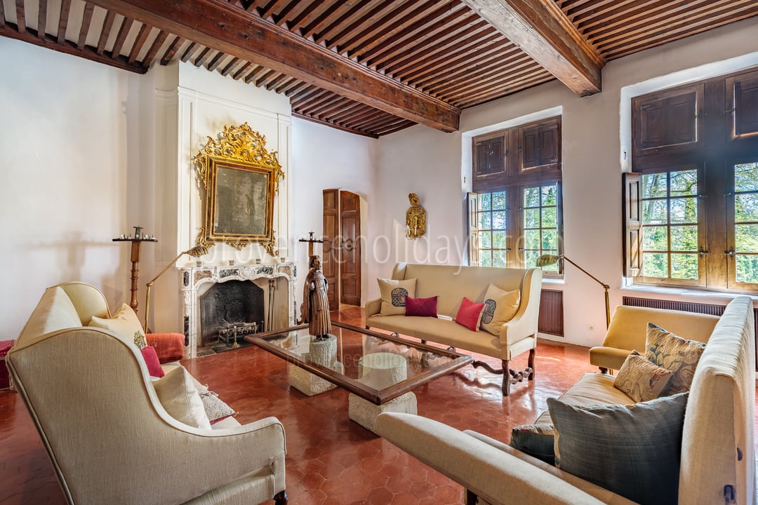 71 - Château de Luberon: Villa: Interior