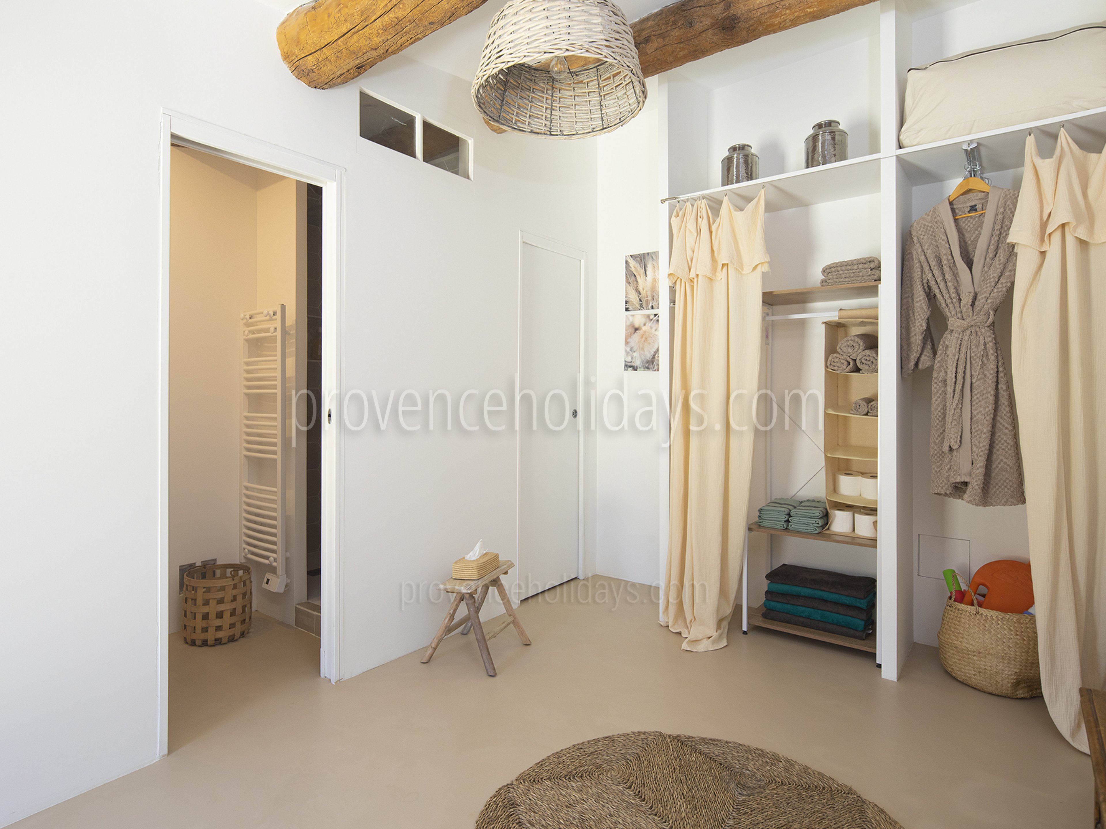 29 - Escapade en Luberon: Villa: Interior