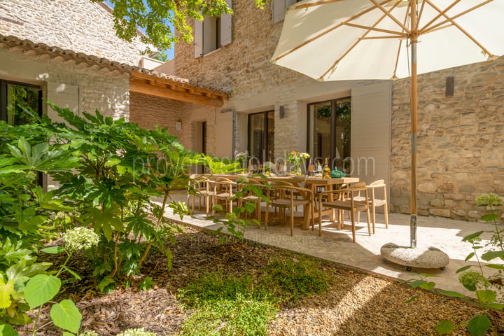 4 - Domaine de la Sorgue: Villa: Exterior