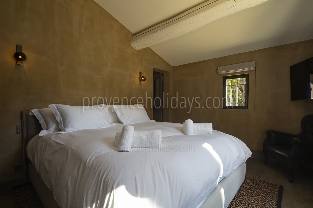 24 - Mas du Paradis: Villa: Bedroom