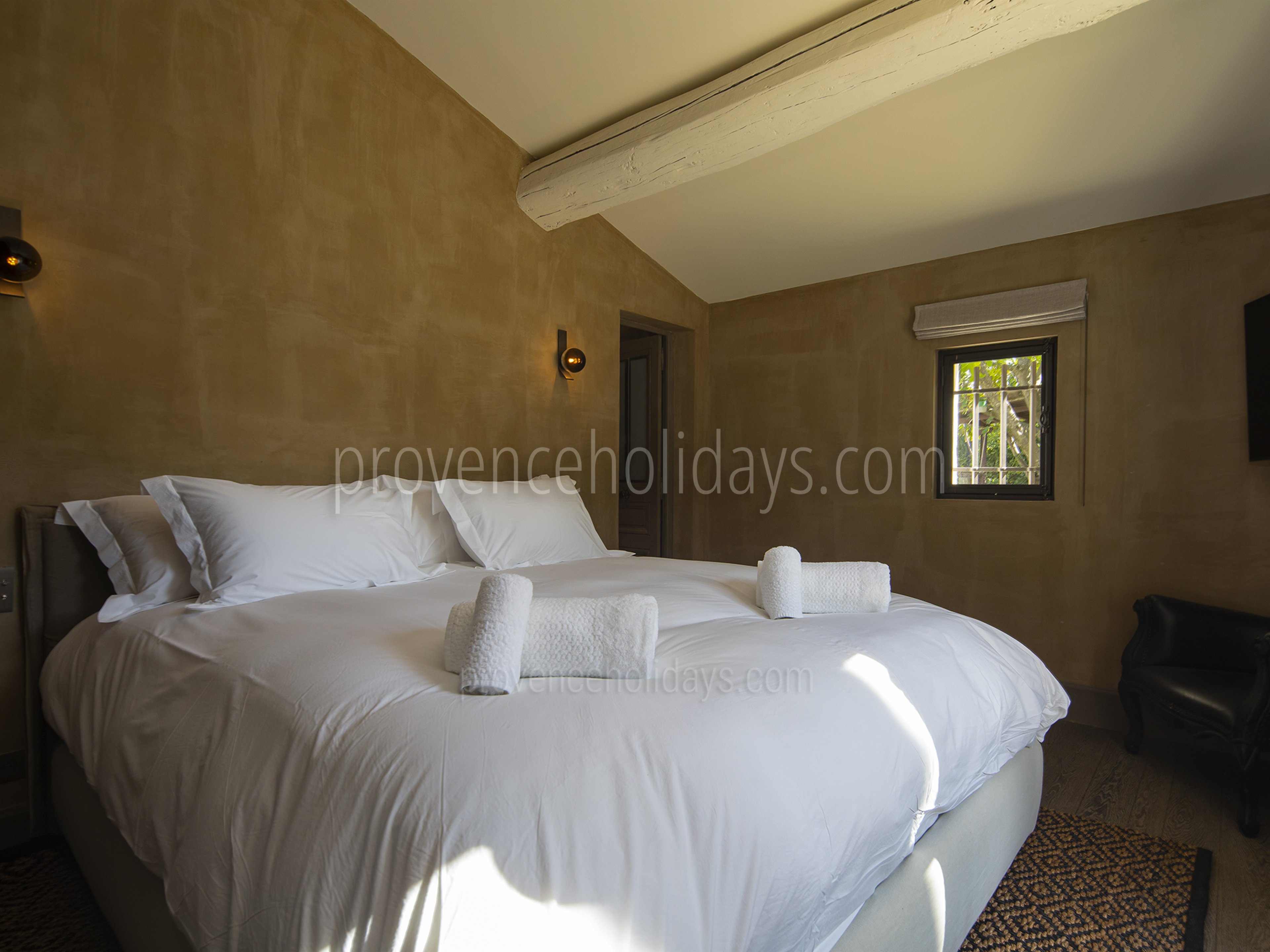 24 - Mas du Paradis: Villa: Bedroom