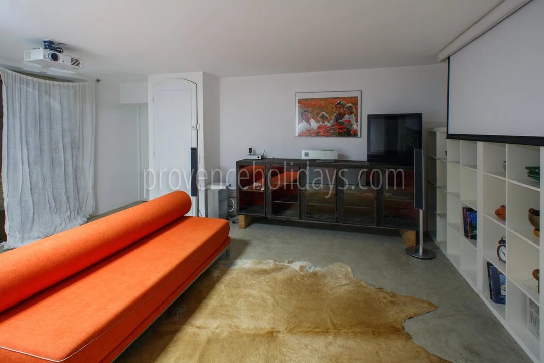 19 - Stone bastide with pool in Bonnieux: Villa: Interior