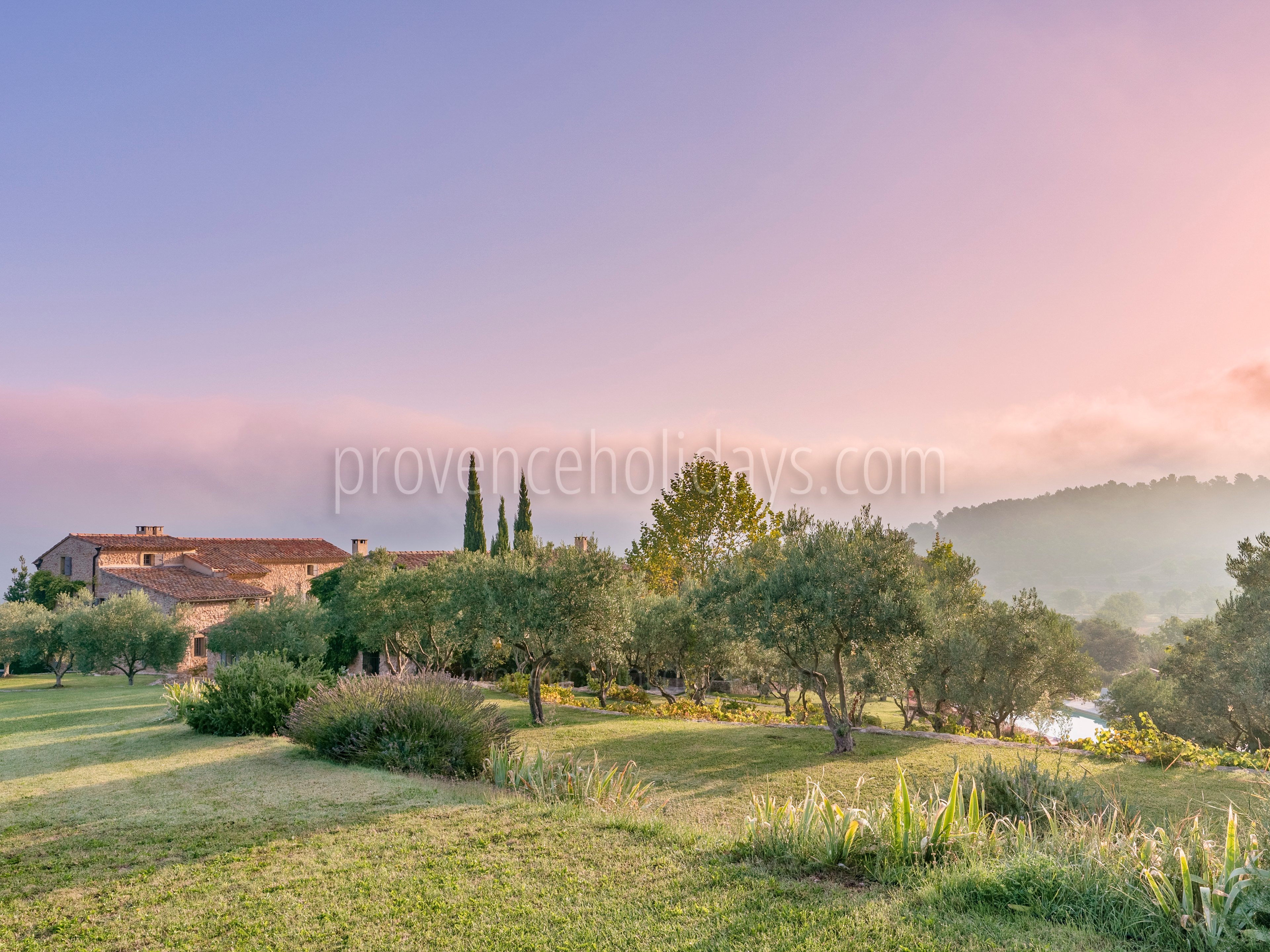 16 - Domaine de la Sainte Victoire: Villa: Exterior