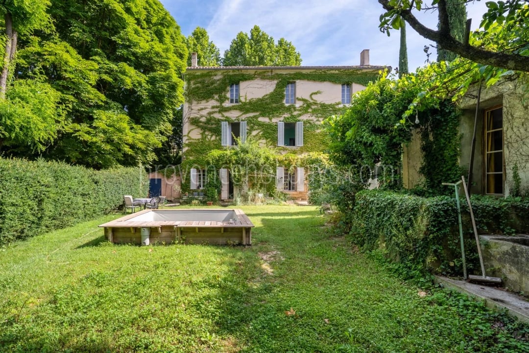 3 - Stone bastide in Ansouis: Villa: Exterior