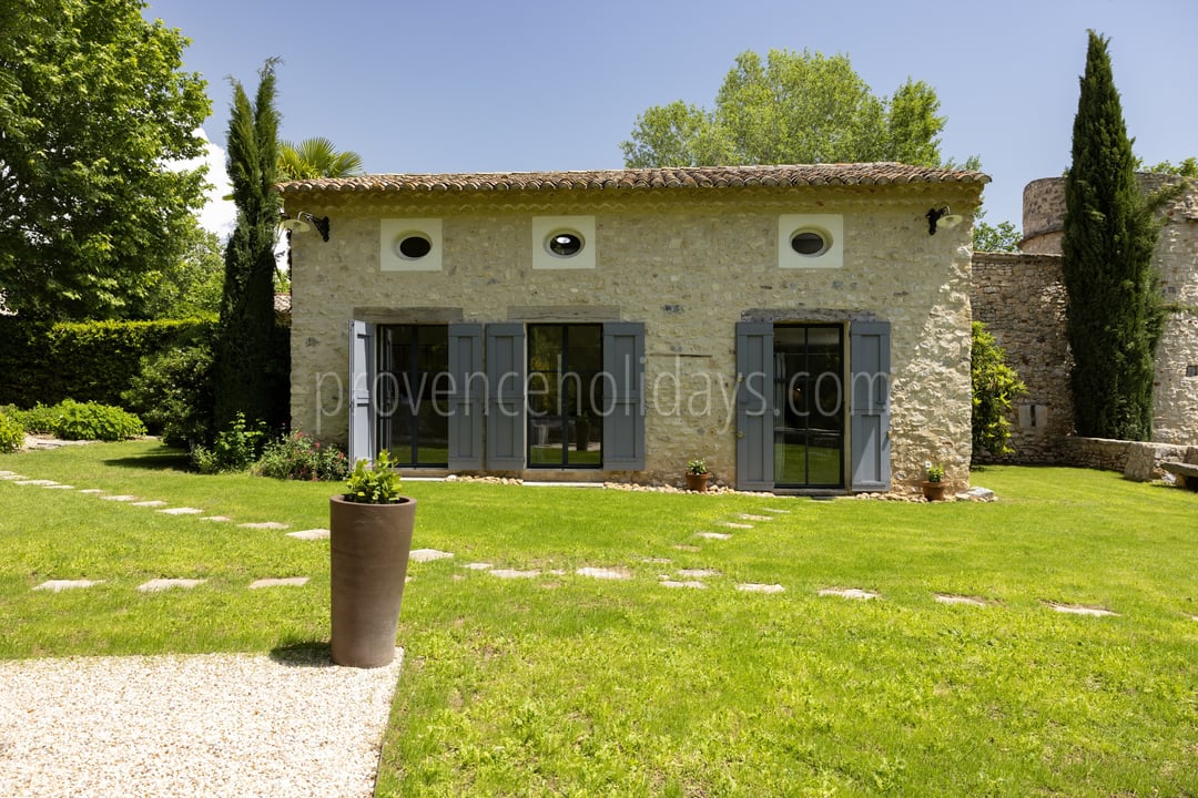 25 - Bastide de Goult: Villa: Exterior