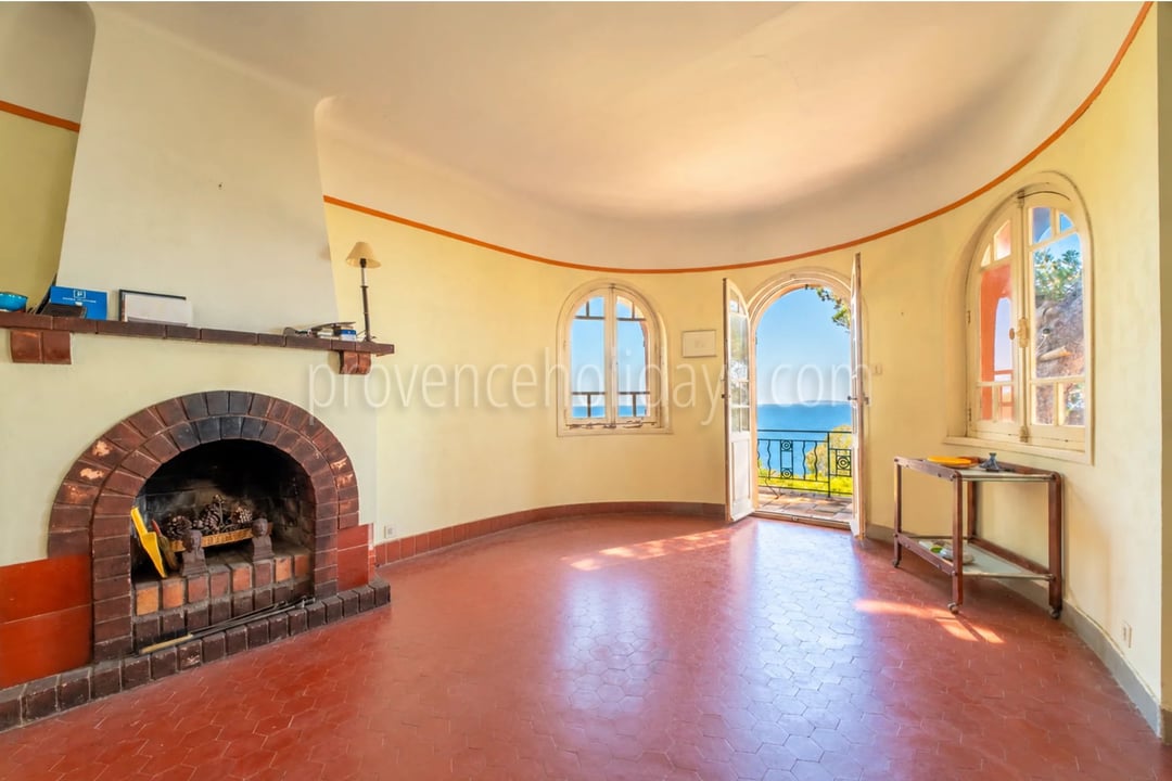 8 - Villa to renovate in Lavandou: Villa: Interior