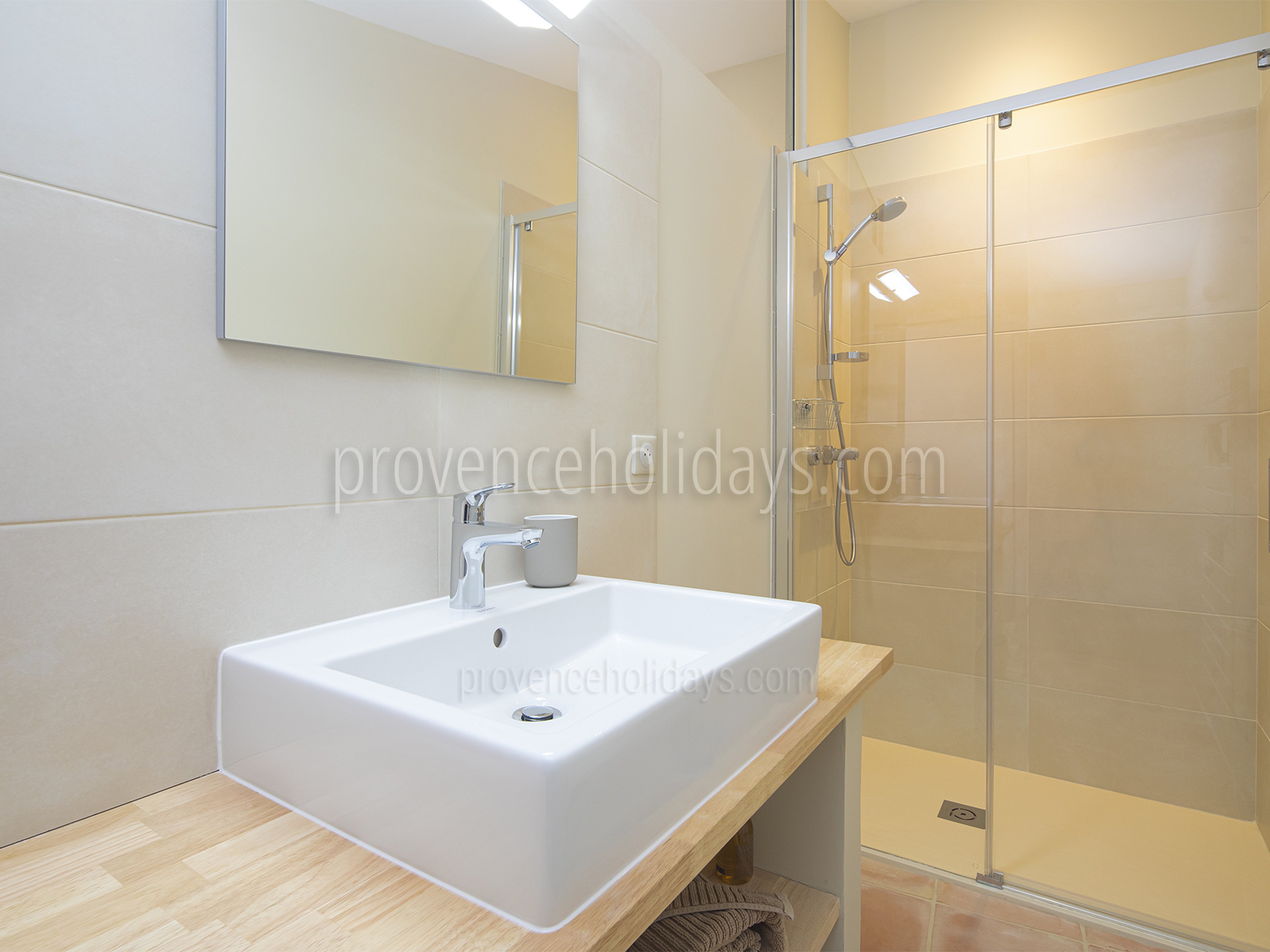 29 - Mas des Remparts: Villa: Bathroom