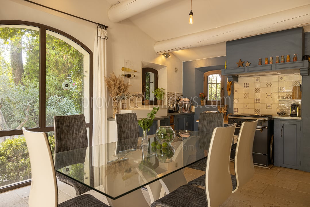 9 - Mas du Rosier: Villa: Interior