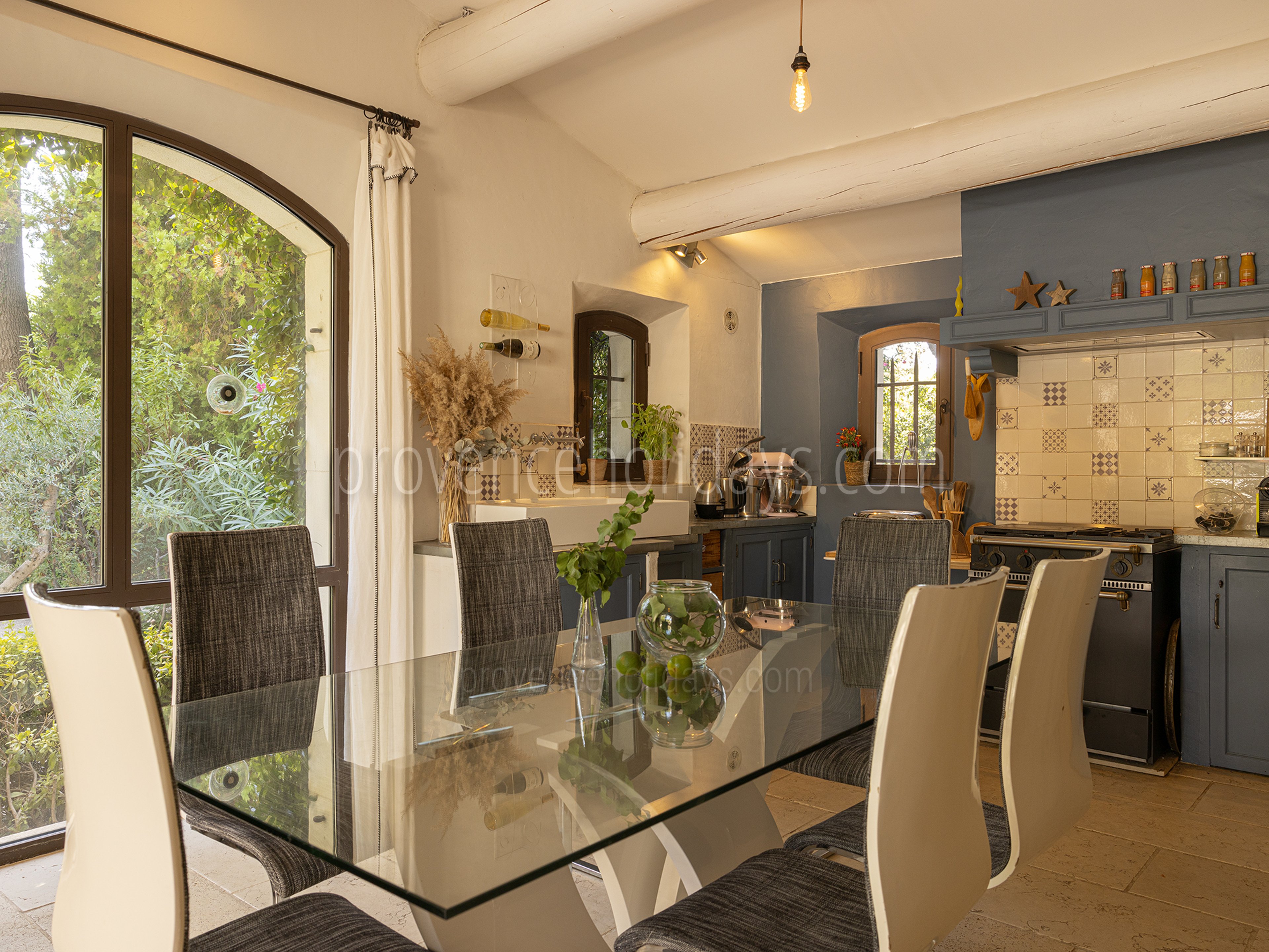 9 - Mas du Rosier: Villa: Interior