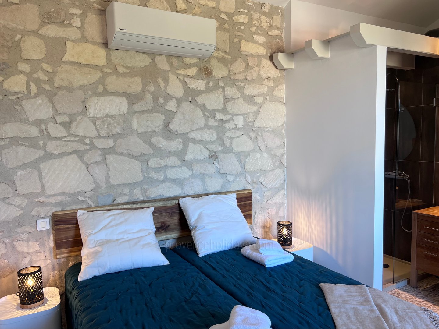 24 - Mazet de Fontvieille: Villa: Bedroom