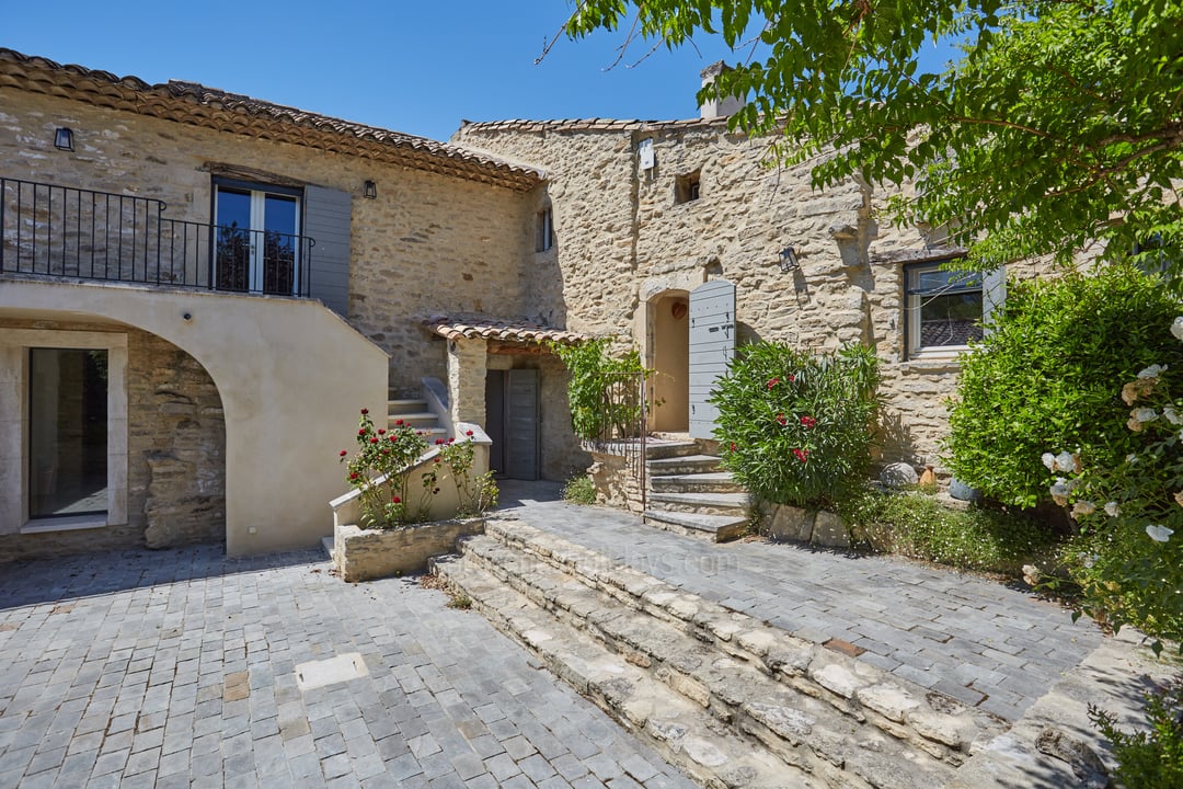 4 - La Maison Verrière: Villa: Exterior