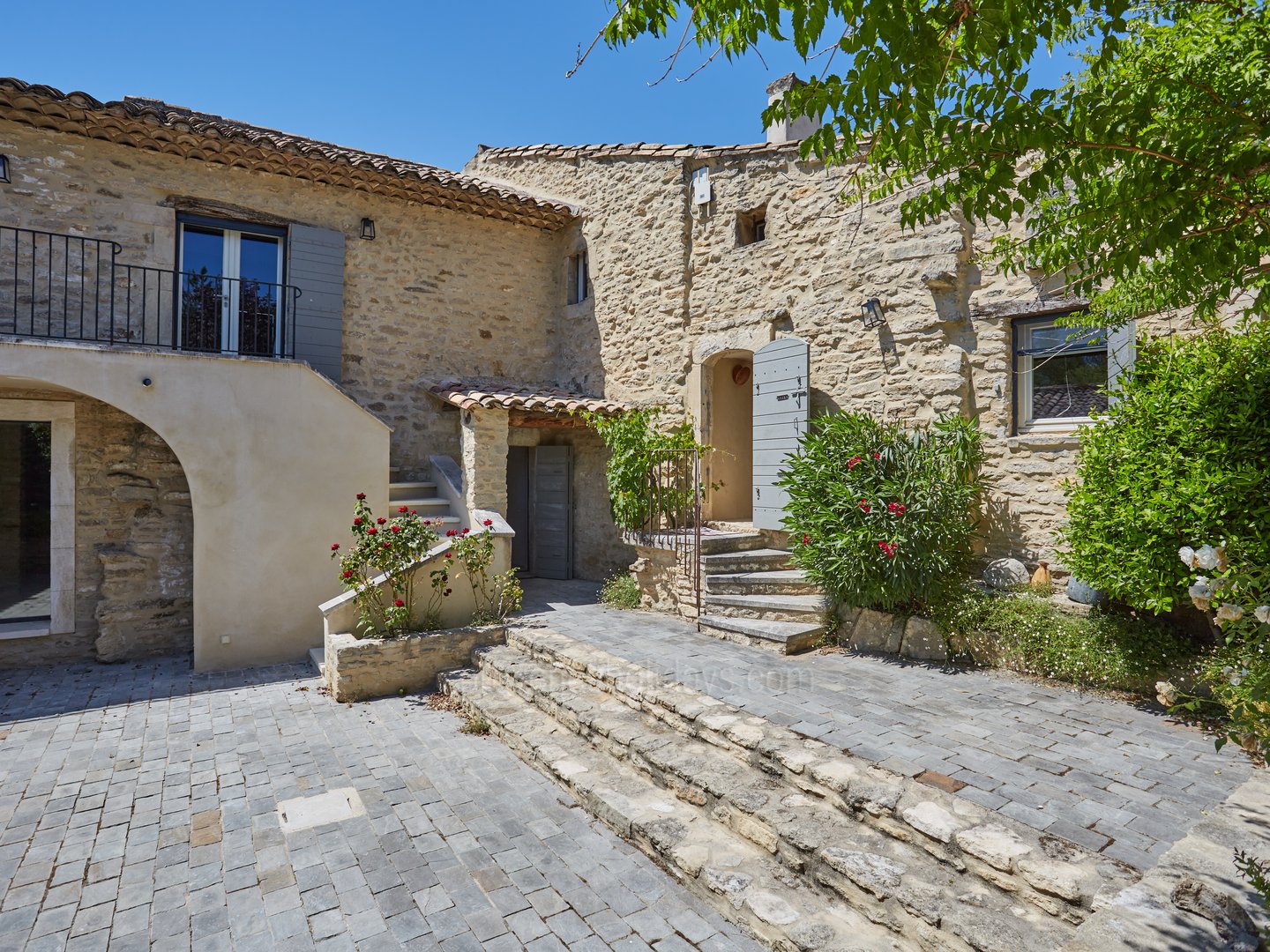 4 - La Maison Verrière: Villa: Exterior