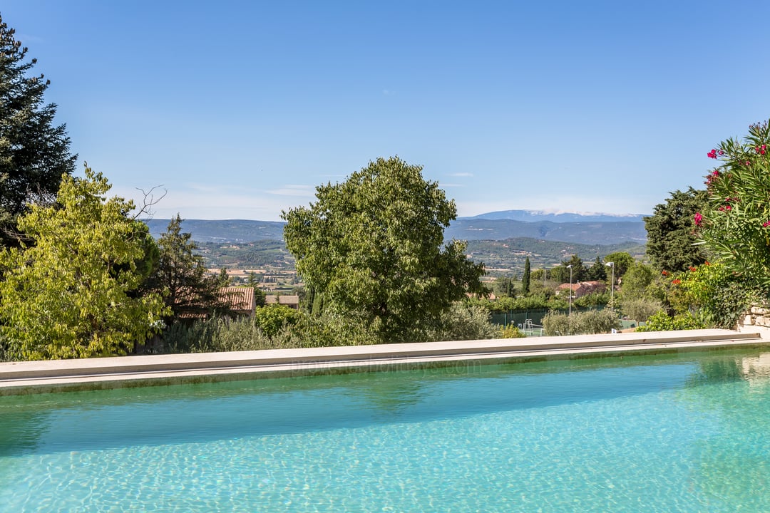 Charmante Maison de Village avec Piscine à Débordement Chauffée