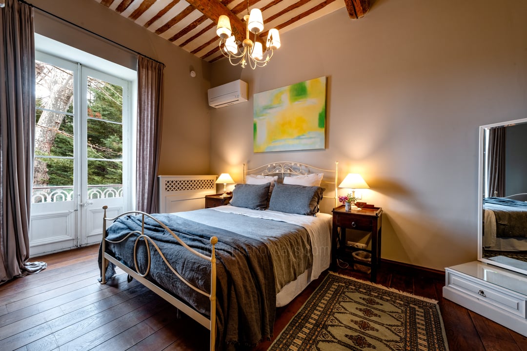 46 - Domaine de Provence: Villa: Bedroom