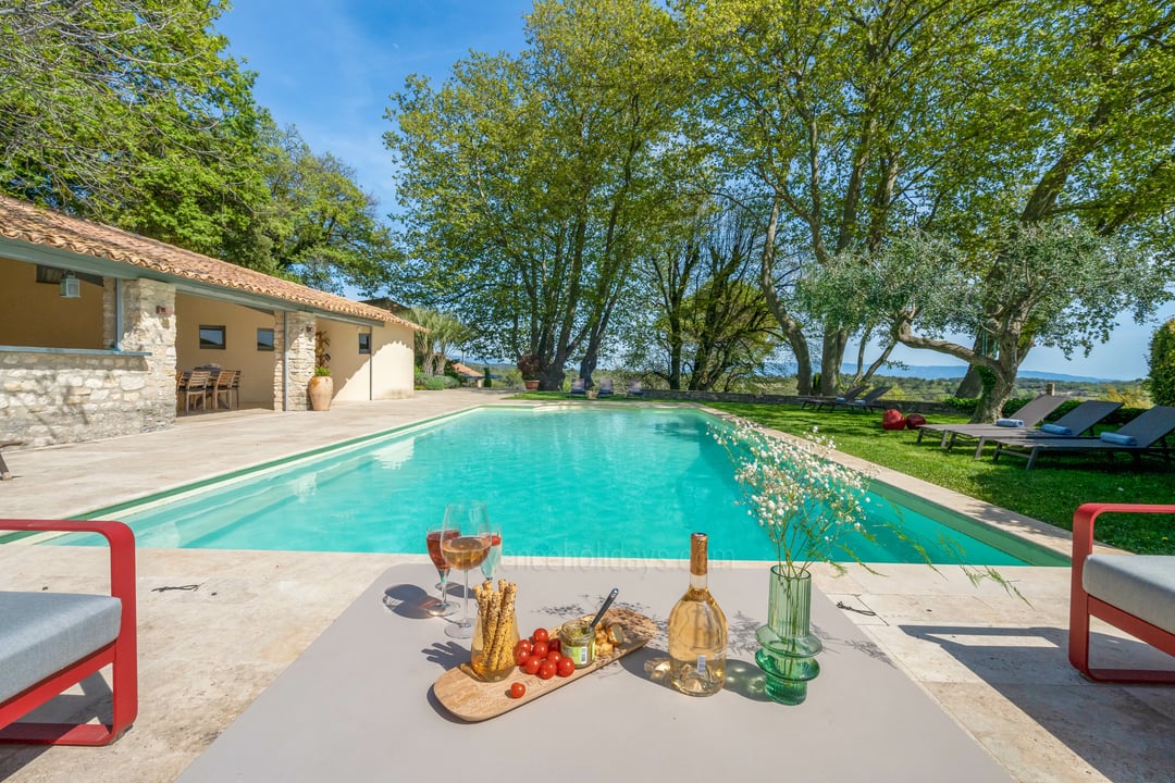 Haustierfreundliches Bauernhaus mit beheiztem Pool bei Murs