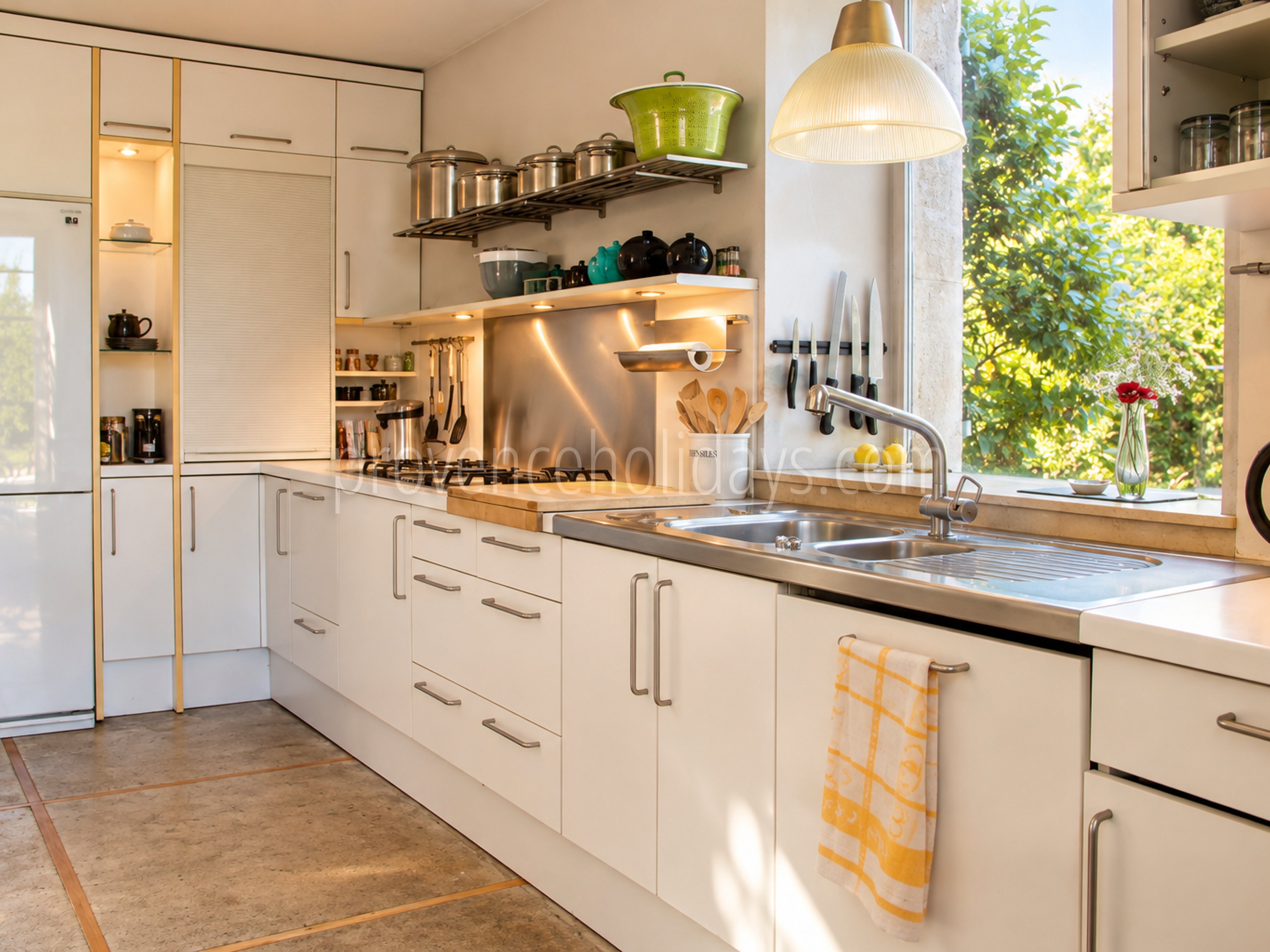 17 - Authentic farmhouse in Saint-Rémy-de-Provence: Villa: Interior