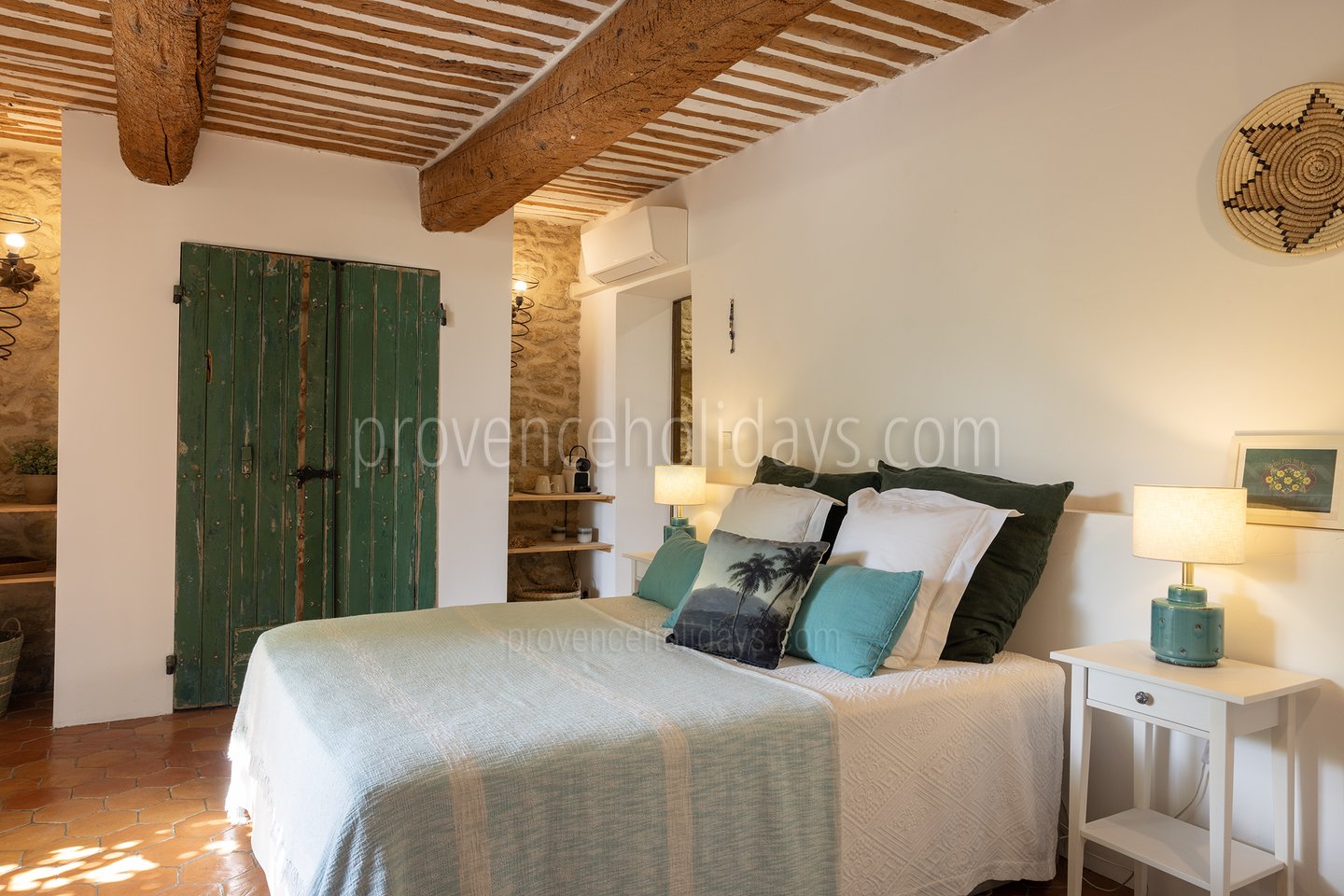 38 - Le Mas d\'Entraigues: Villa: Bedroom 1