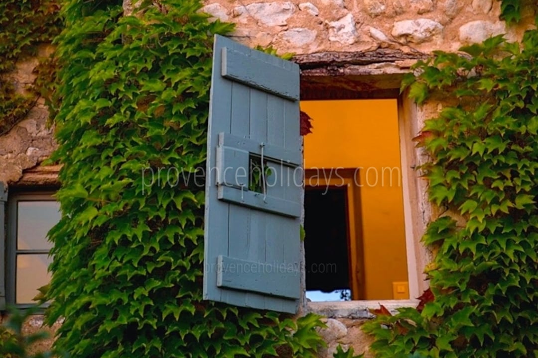 50 - Mas des Lavandes: Villa: Exterior
