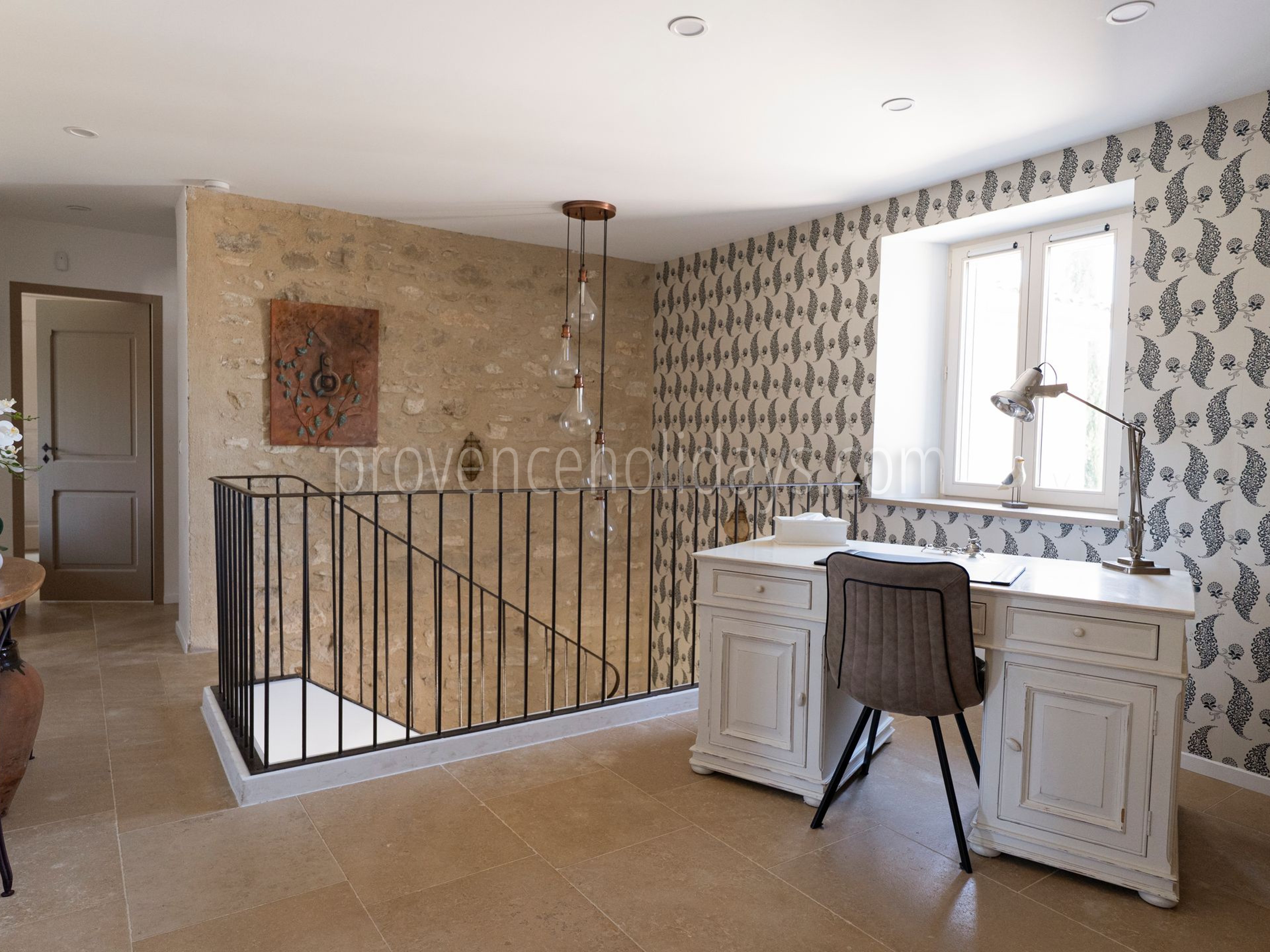 33 - L’Orée des Lavandes: Villa: Interior