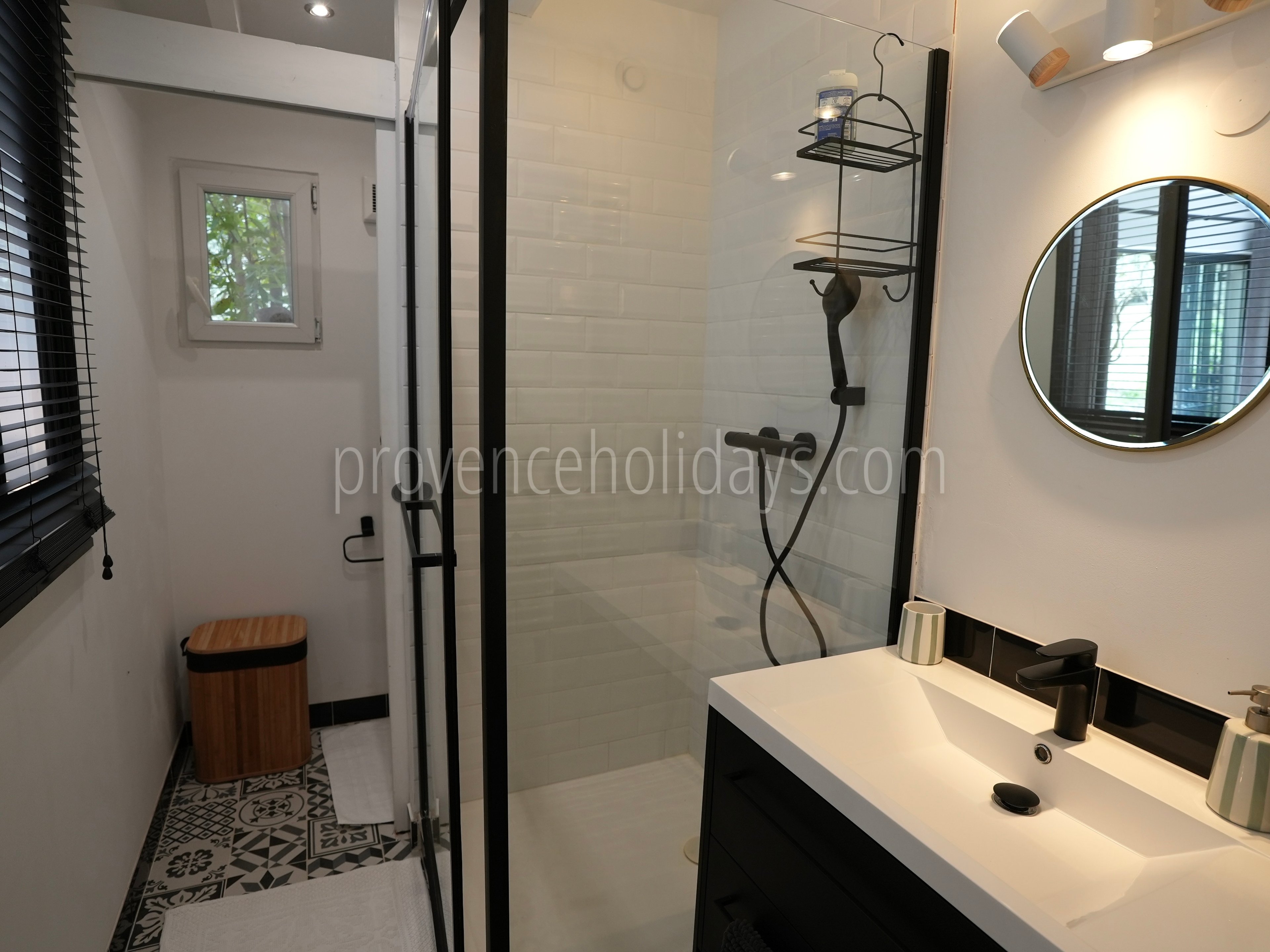 18 - Mazet Olea: Villa: Bathroom
