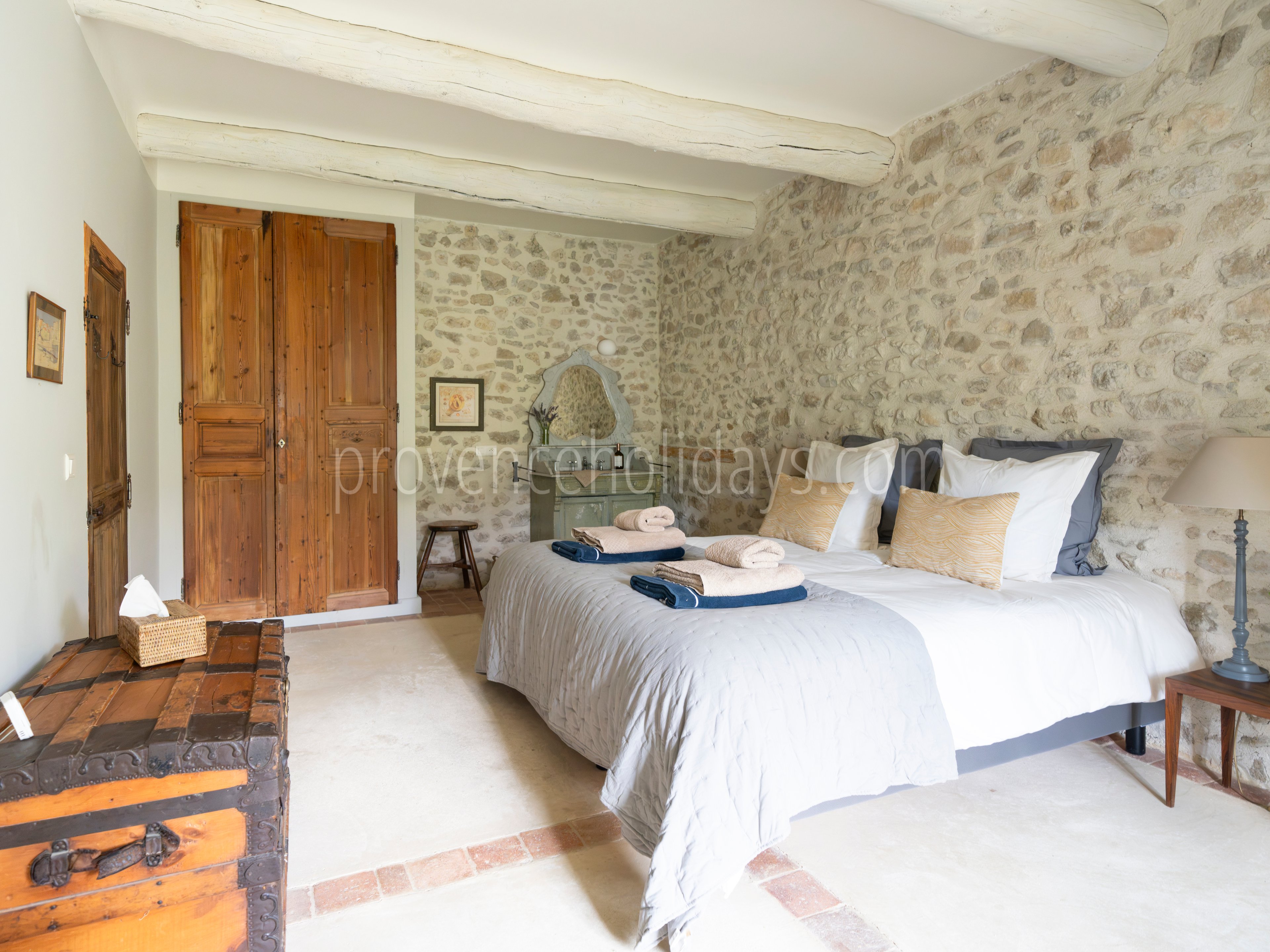 82 - La Bastide Neuve: Villa: Bedroom