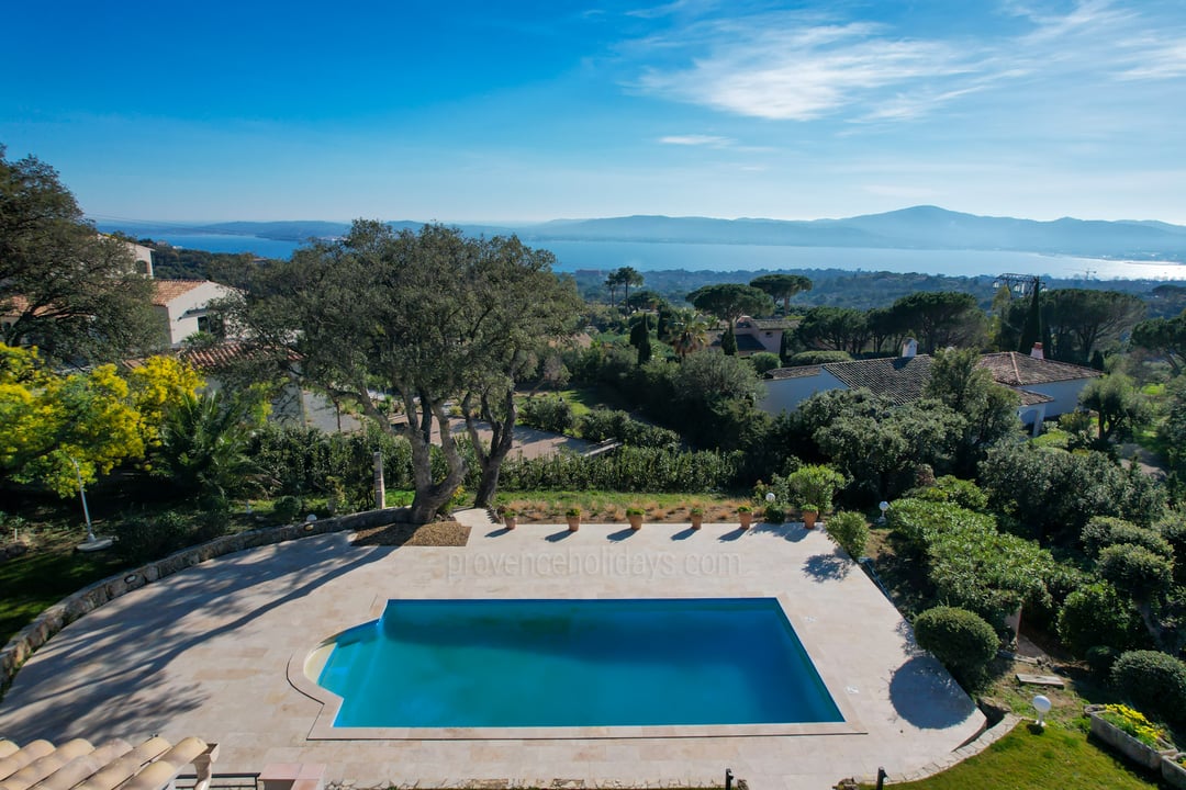Renovated villa in a private estate overlooking the bay of Saint-Tropez - Swimming Pool