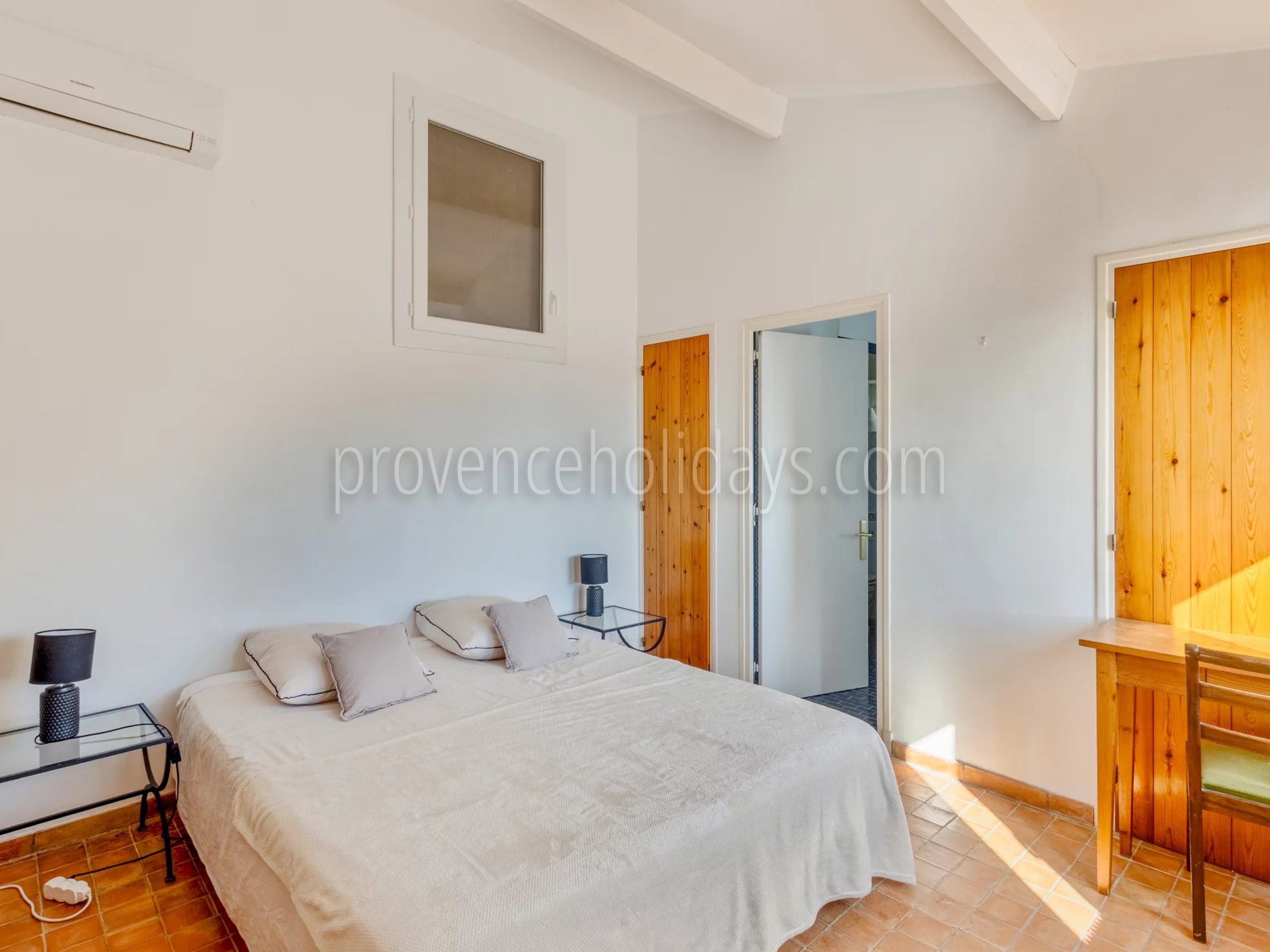 32 - Te renoveren villa in Rayol-Canadel-sur-Mer: Villa: Bedroom
