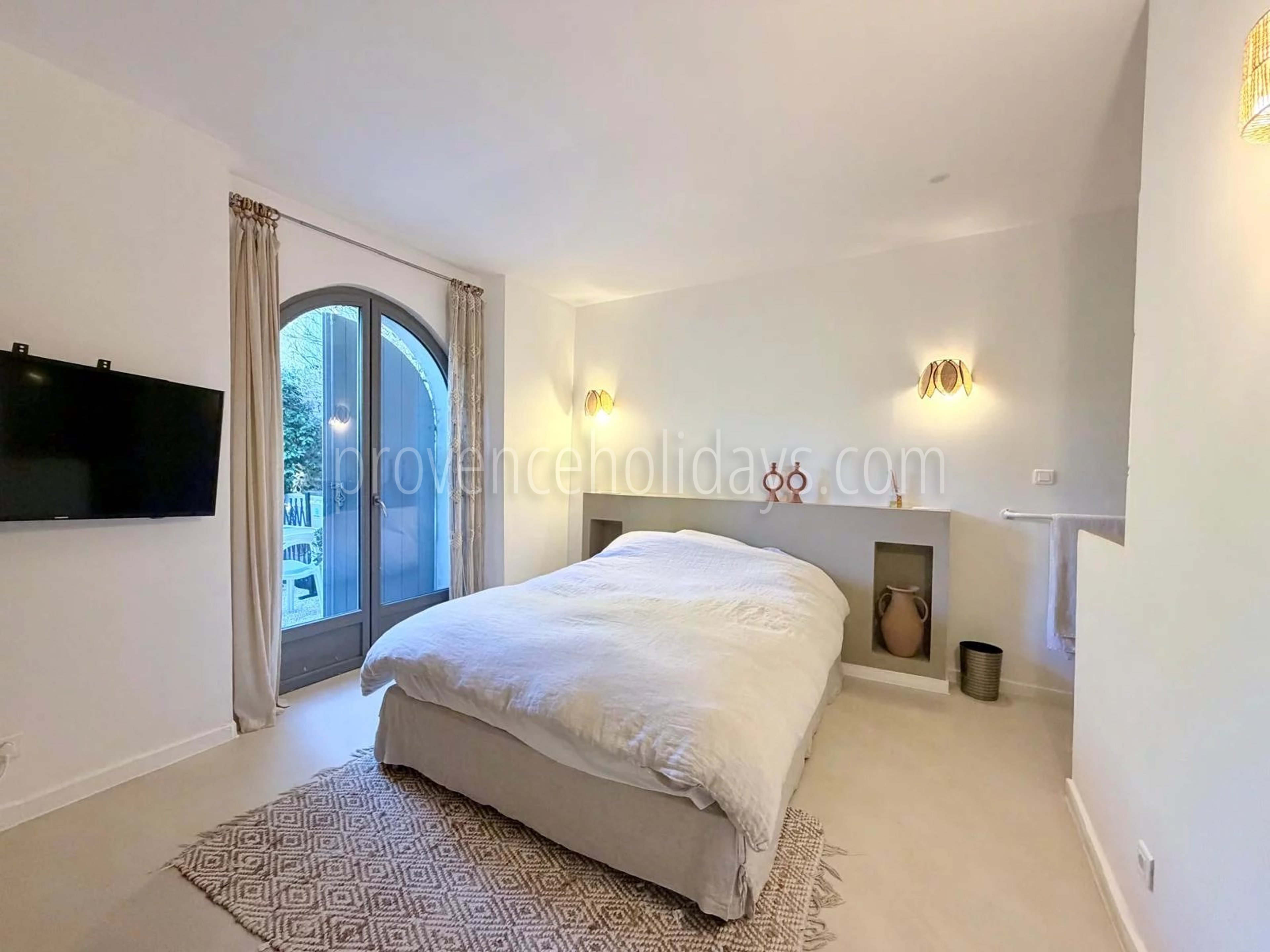 8 - Single-storey mas in Gassin: Villa: Bedroom