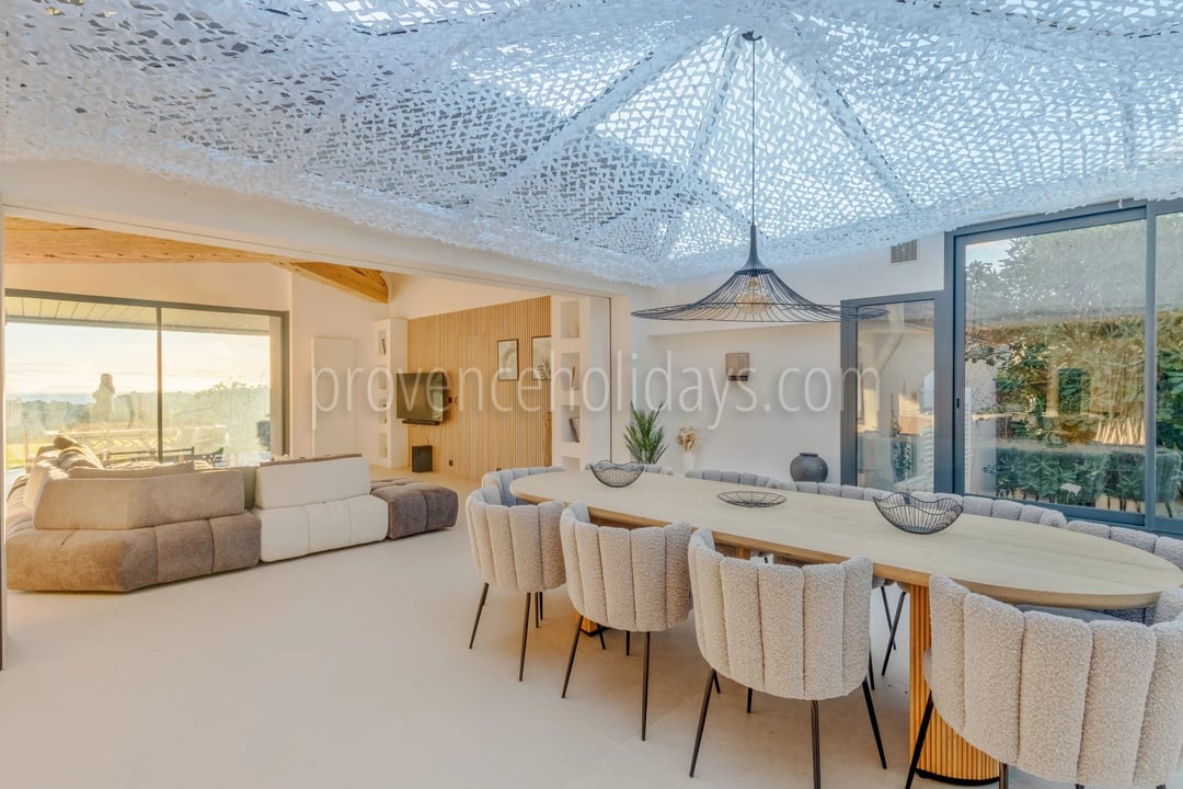 Gerenoveerde villa met panoramisch zeezicht in Gigaro - Binnenshuis
