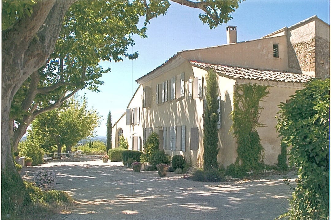 Pet friendly property witha  pool near the Mont Ventoux