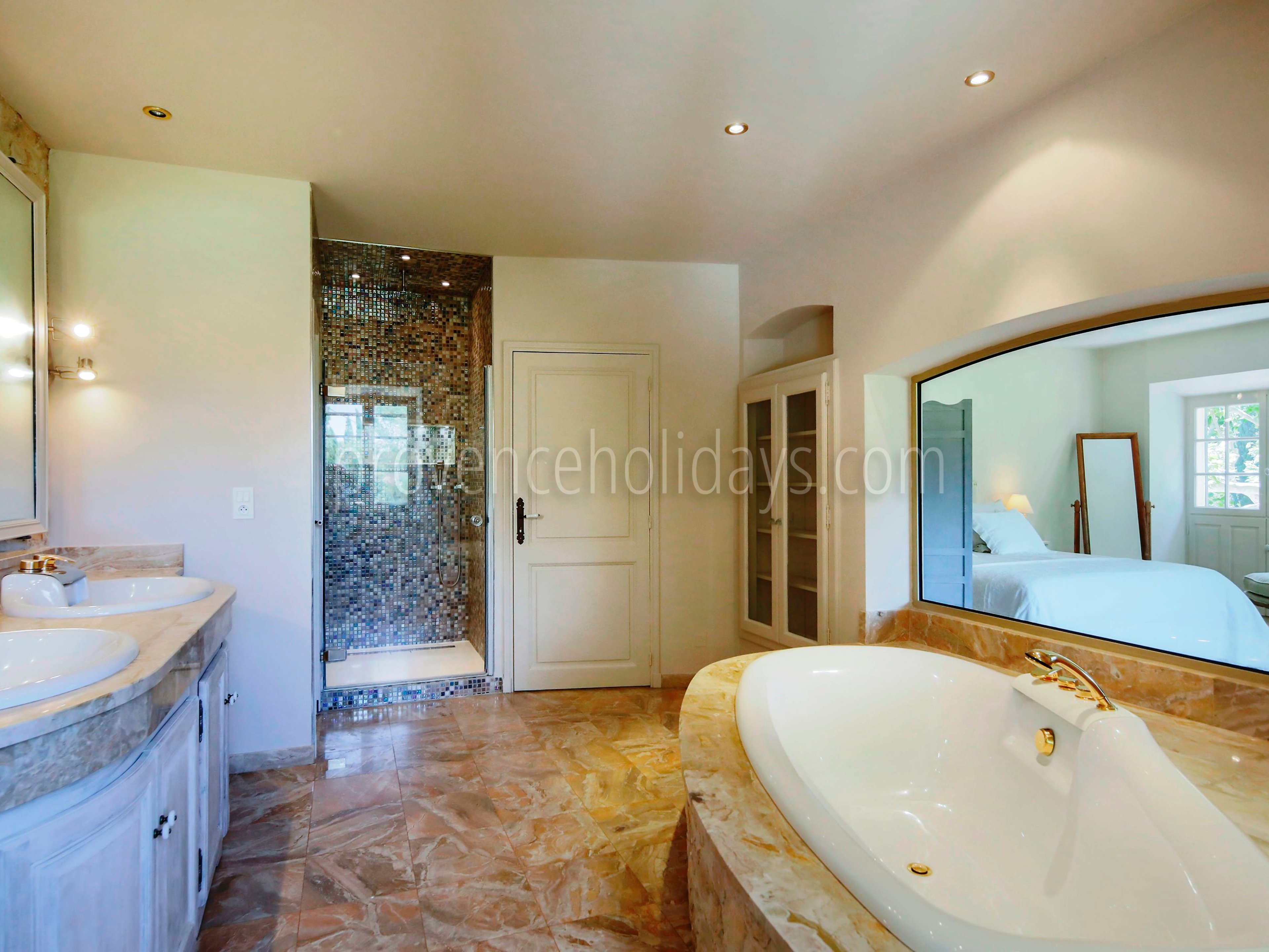 32 - Mas Luna: Villa: Bathroom