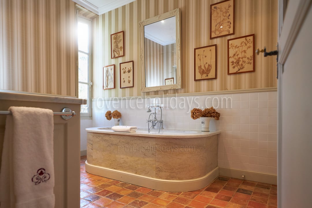 29 - Le Château: Villa: Bathroom 6