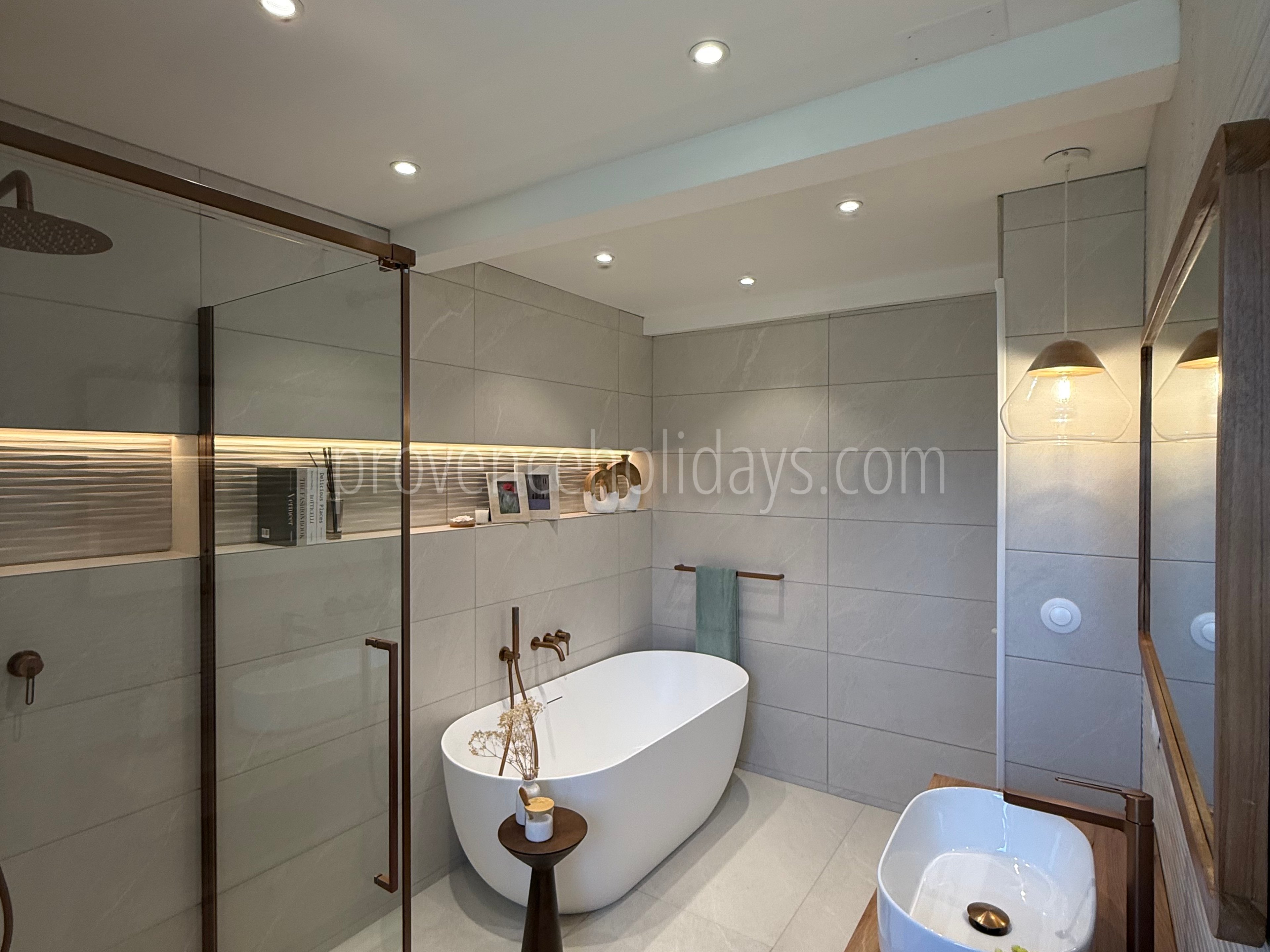 31 - Mas du Bois Clair: Villa: Bathroom 3