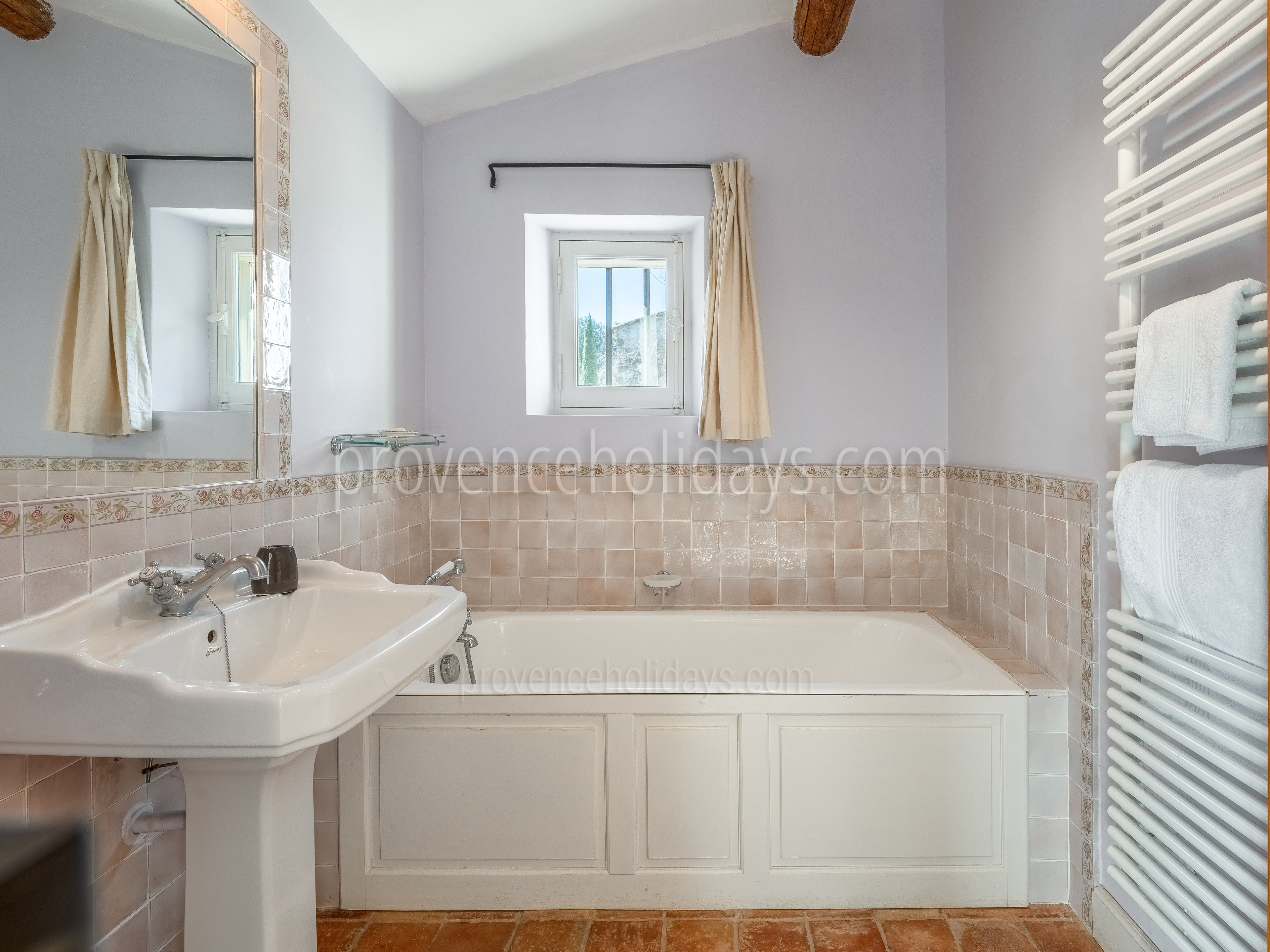 53 - Le Mas de Bonnieux: Villa: Bathroom