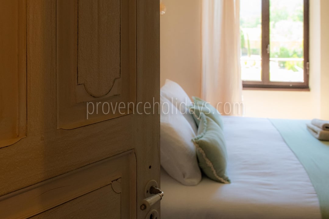 104 - Bastide Gergouven: Villa: Bedroom 9