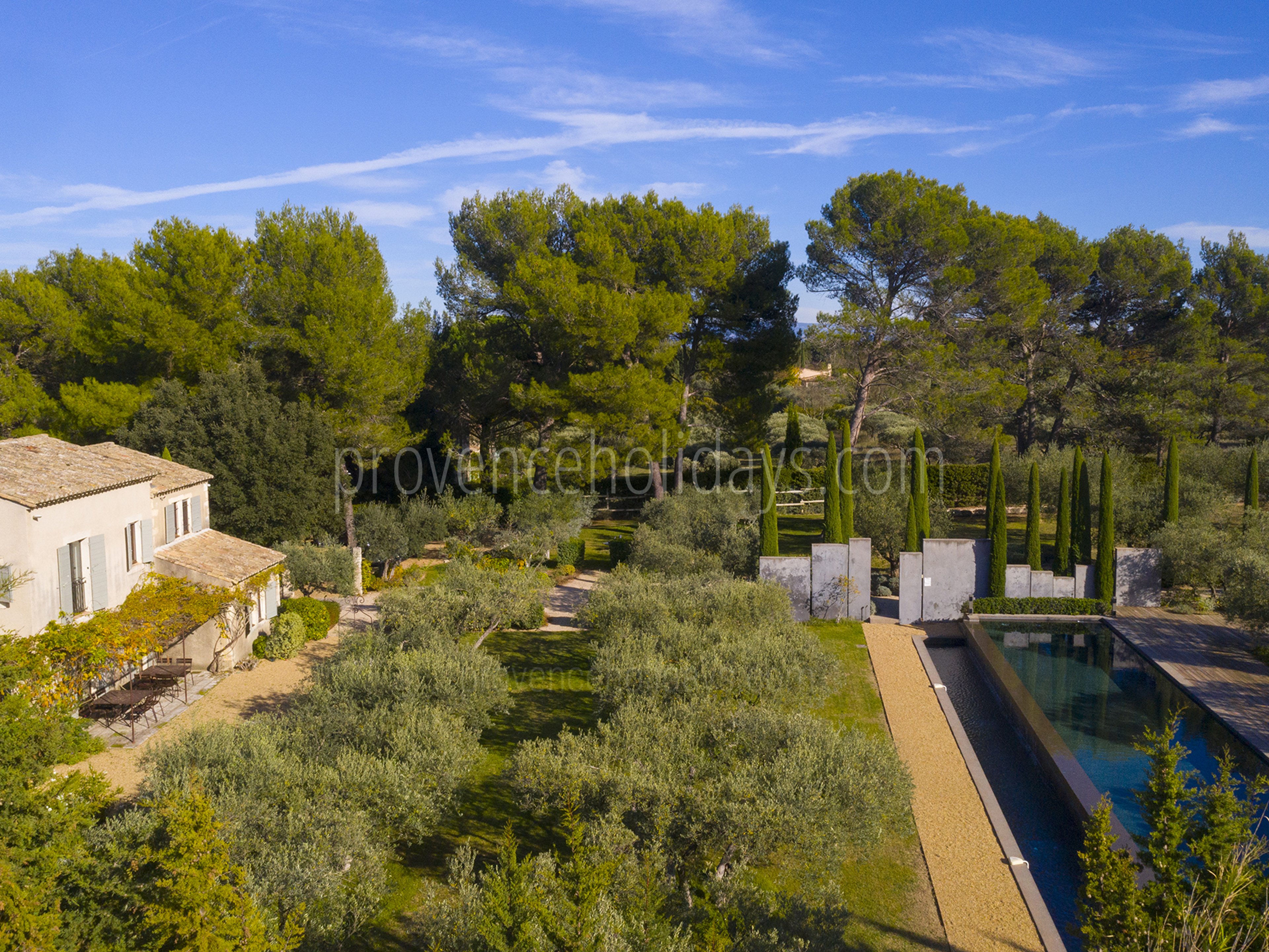 50 - Mas des Alpilles: Villa: Exterior
