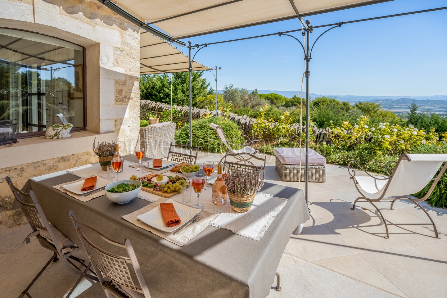 8 - Mas du Petit Luberon: Villa: Exterior