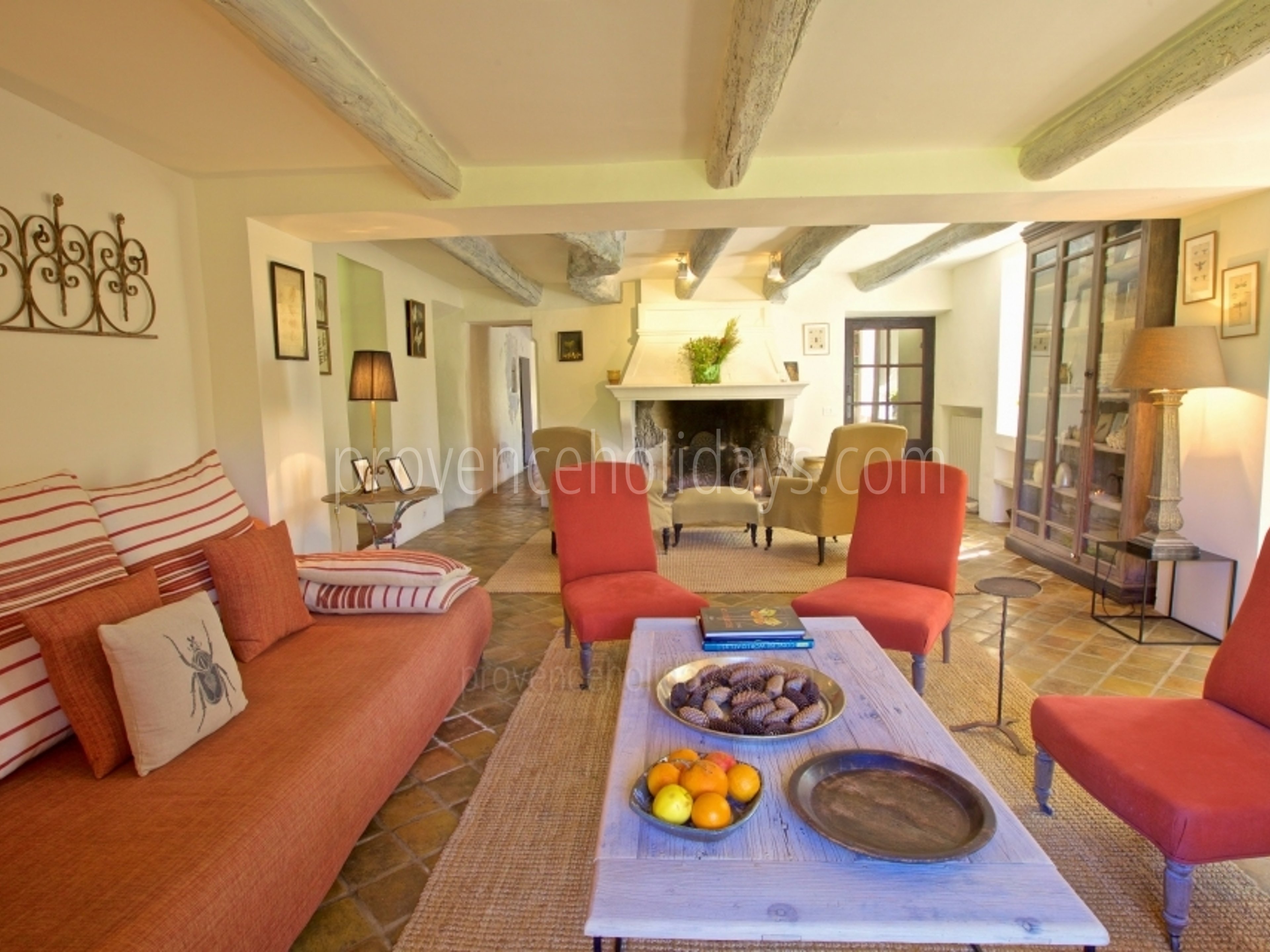 32 - Mas des Lavandes: Villa: Interior