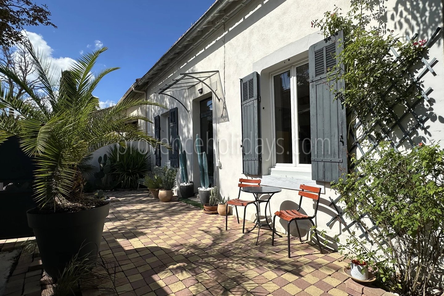 2 - Village house in Eygalières: Villa: Exterior