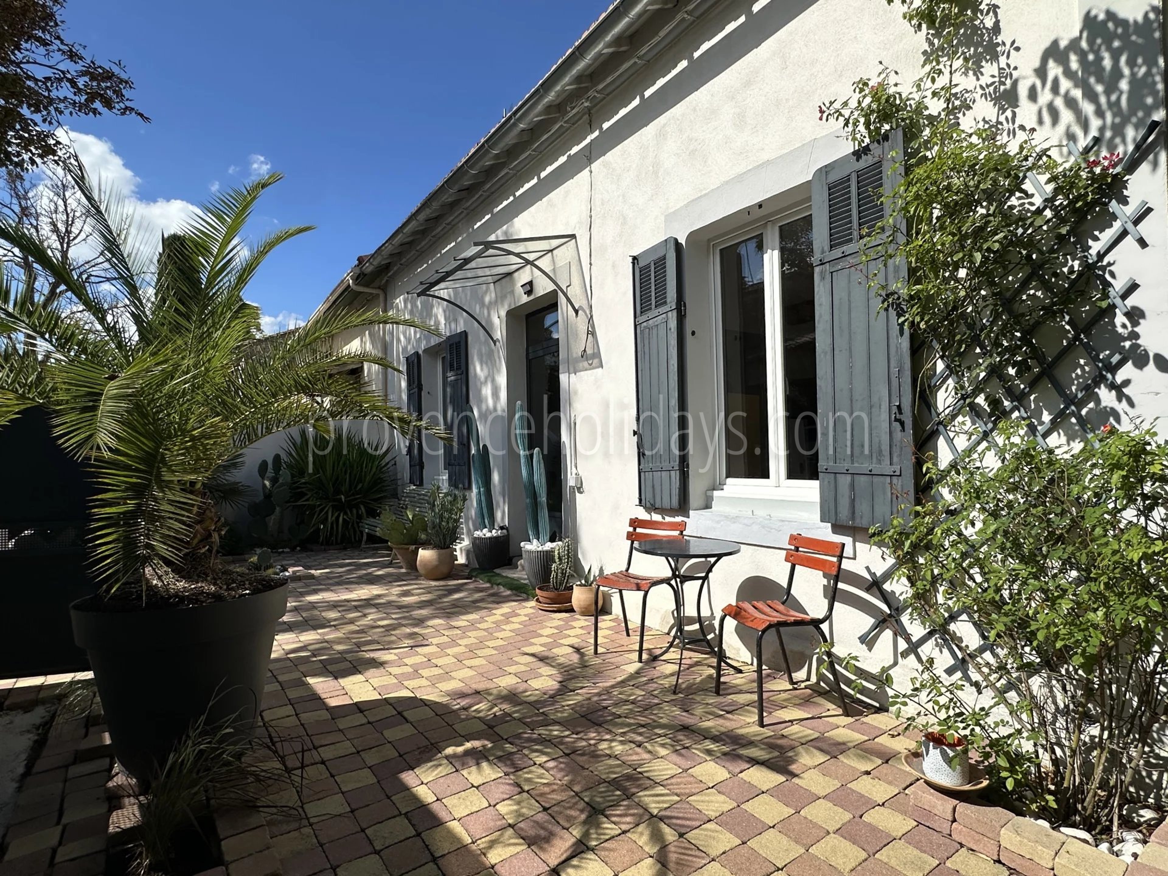 2 - Village house in Eygalières: Villa: Exterior