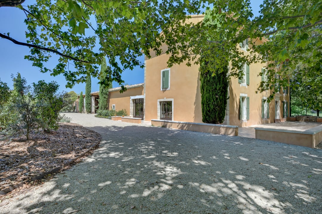 89 - Le Mas de Prestige: Villa: Exterior