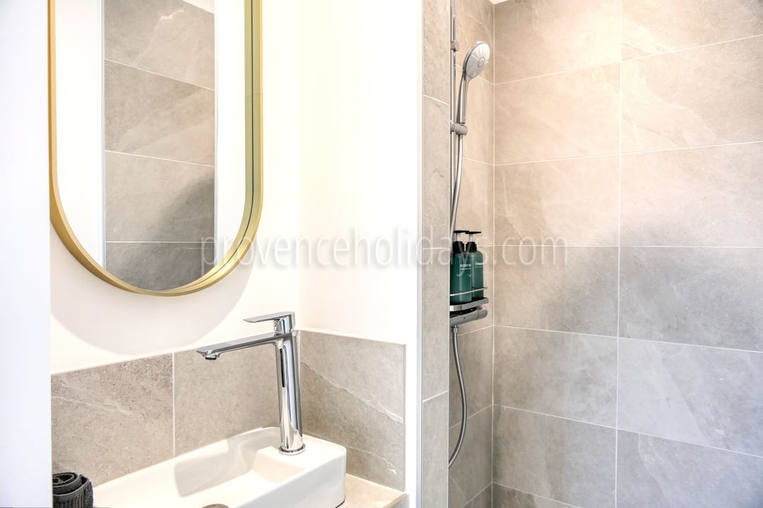 22 - Villa Florensia: Villa: Bathroom